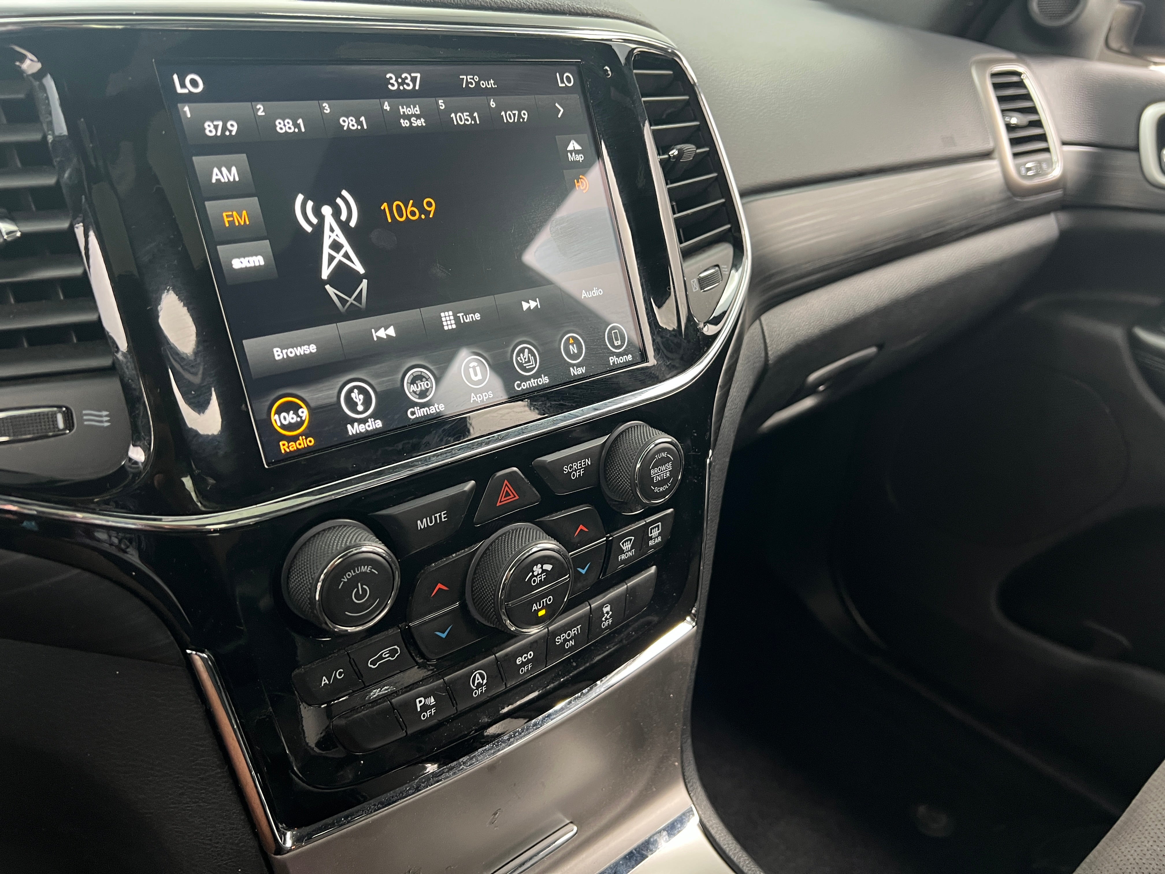 2019 Jeep Grand Cherokee Altitude 3