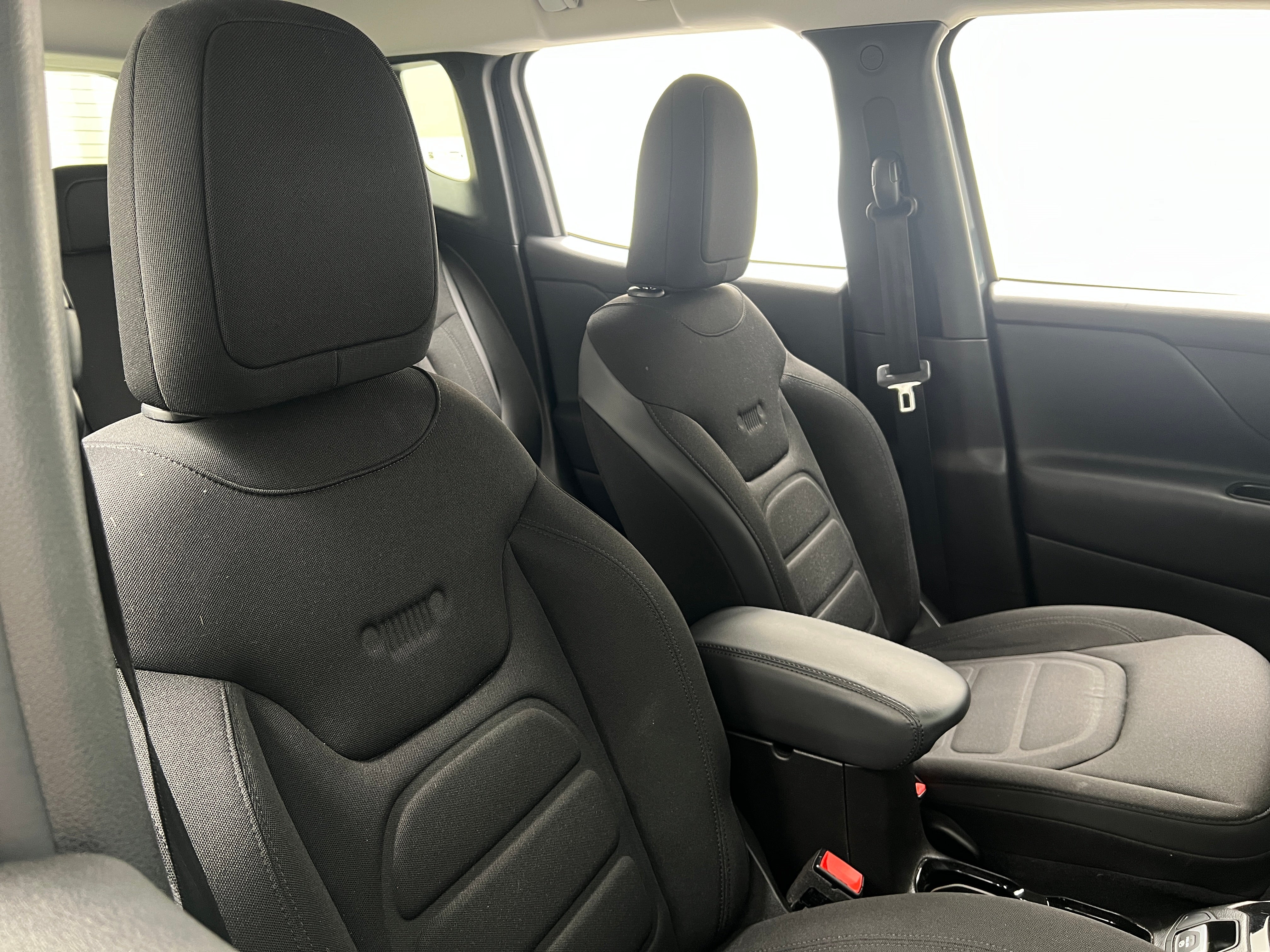2017 Jeep Renegade Altitude 2