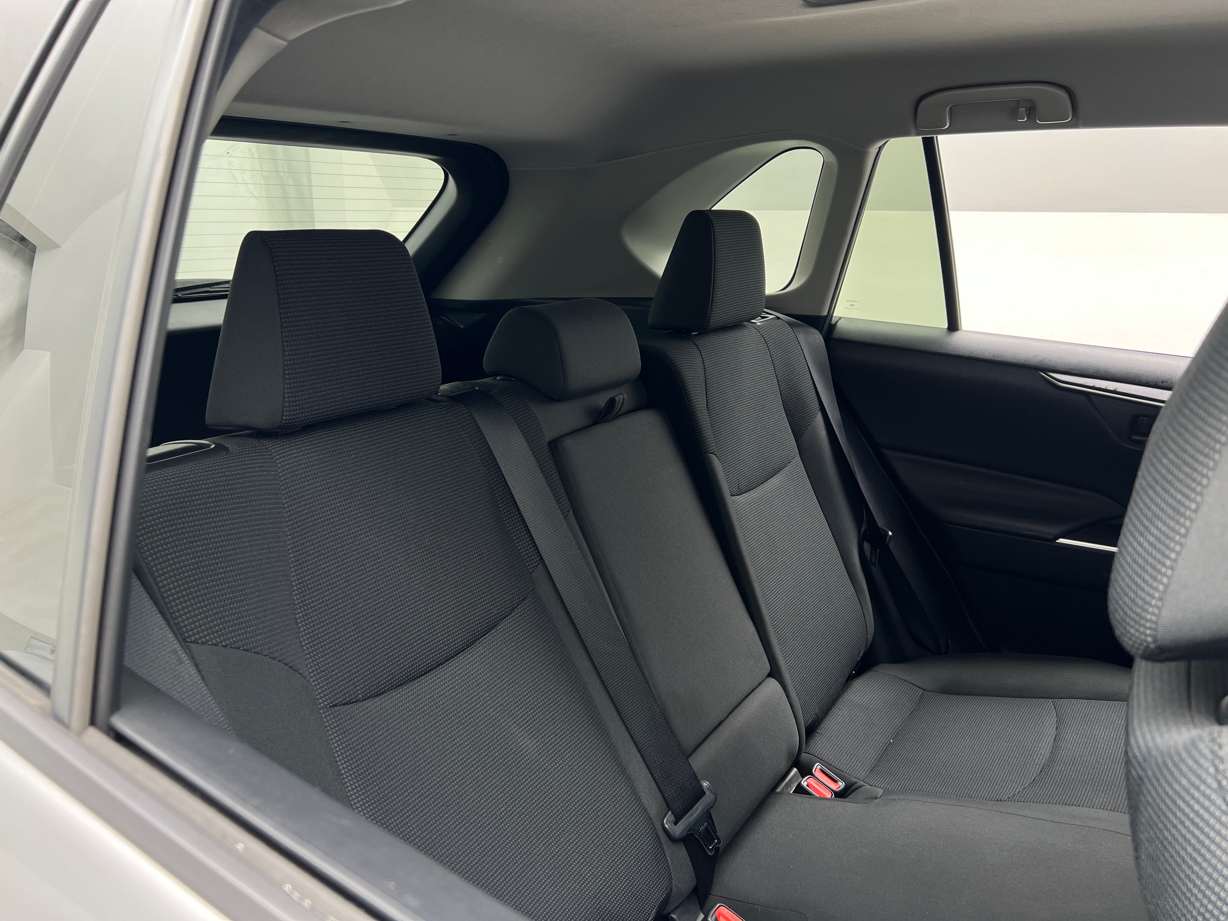 2019 Toyota RAV4 LE 6