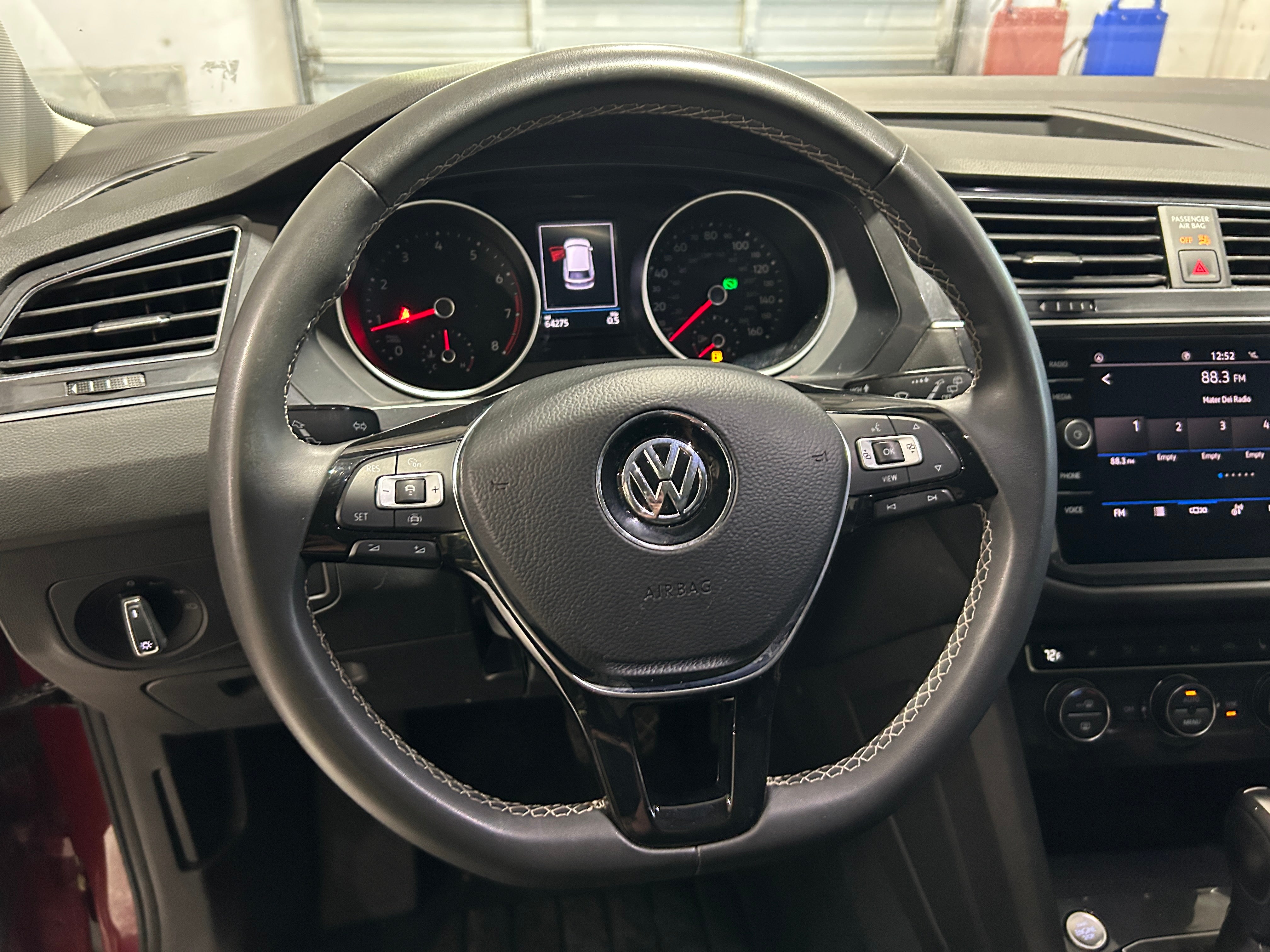 Thumbnail: 2021 Volkswagen Tiguan - 4