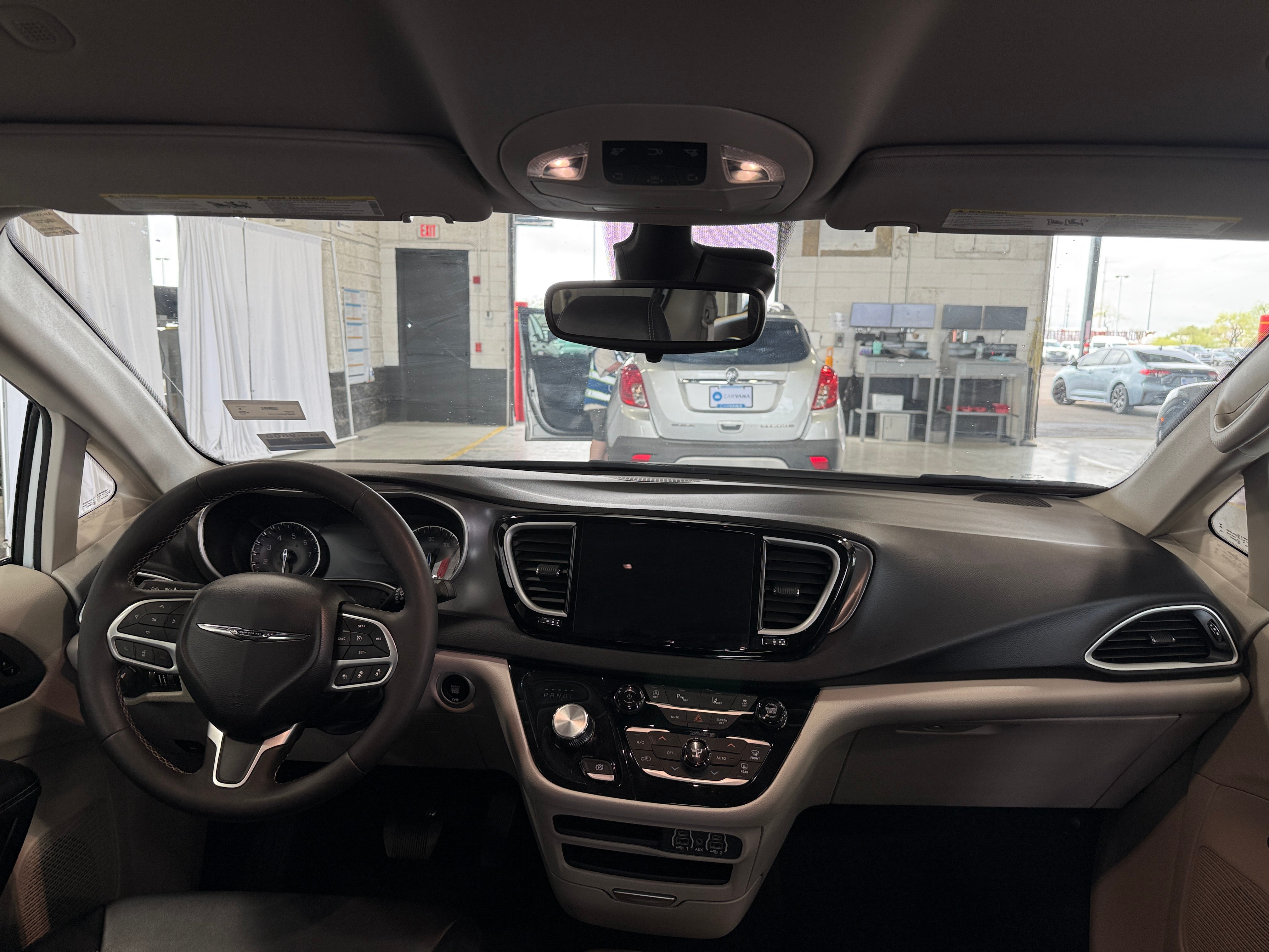 2024 Chrysler Pacifica Touring L 2