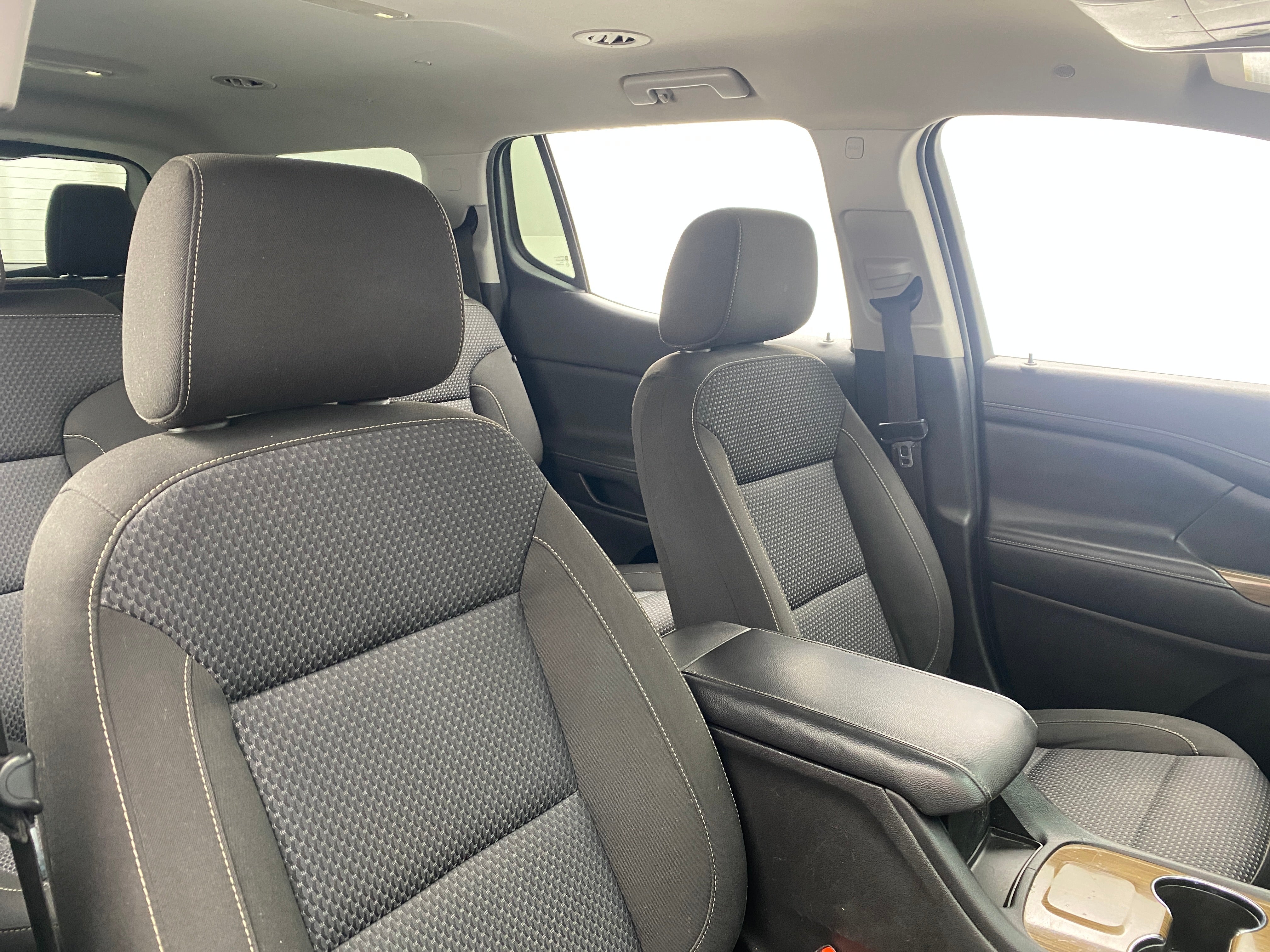 2020 GMC Acadia SLE 2