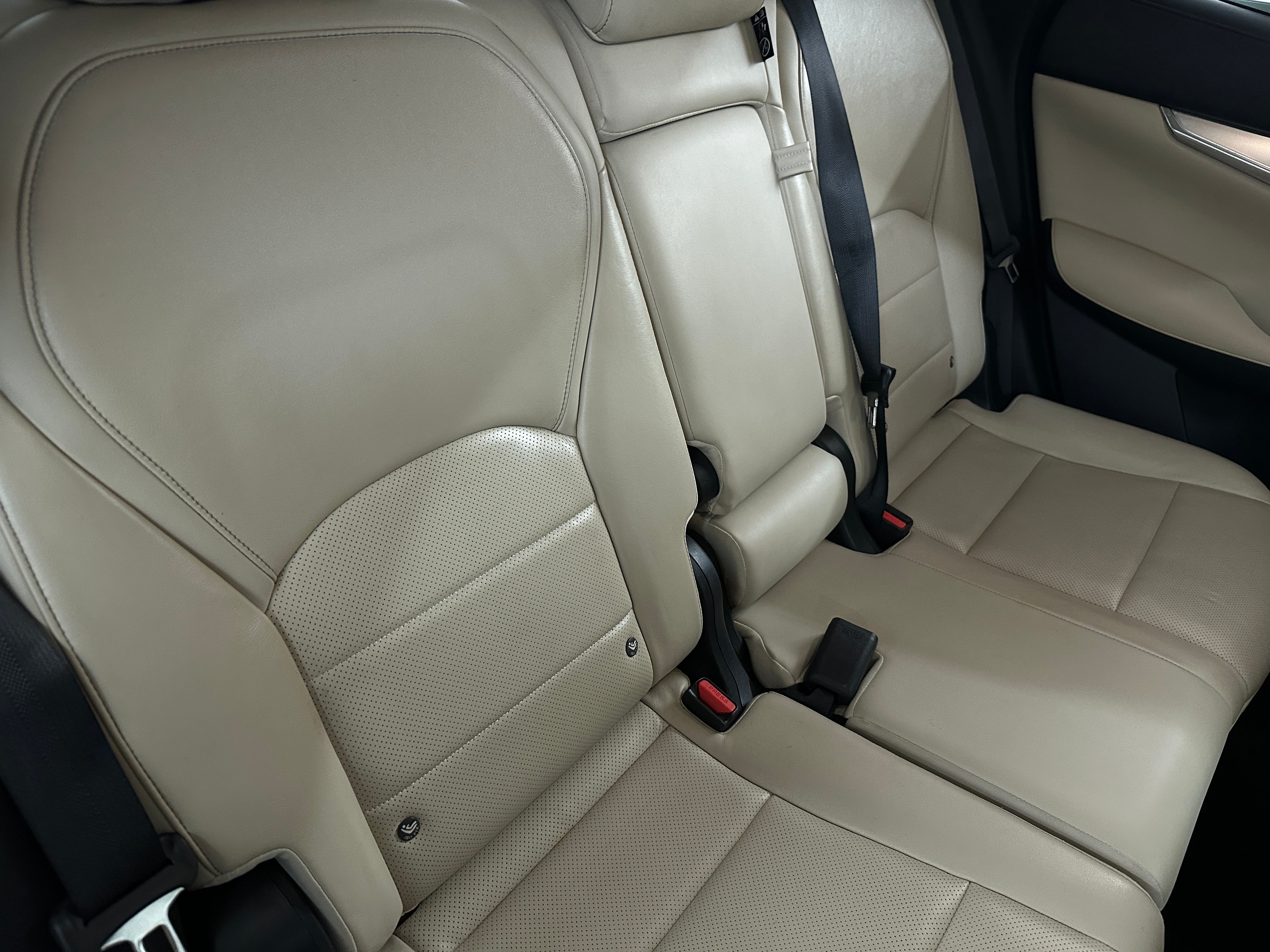 2019 INFINITI QX50 Essential 5