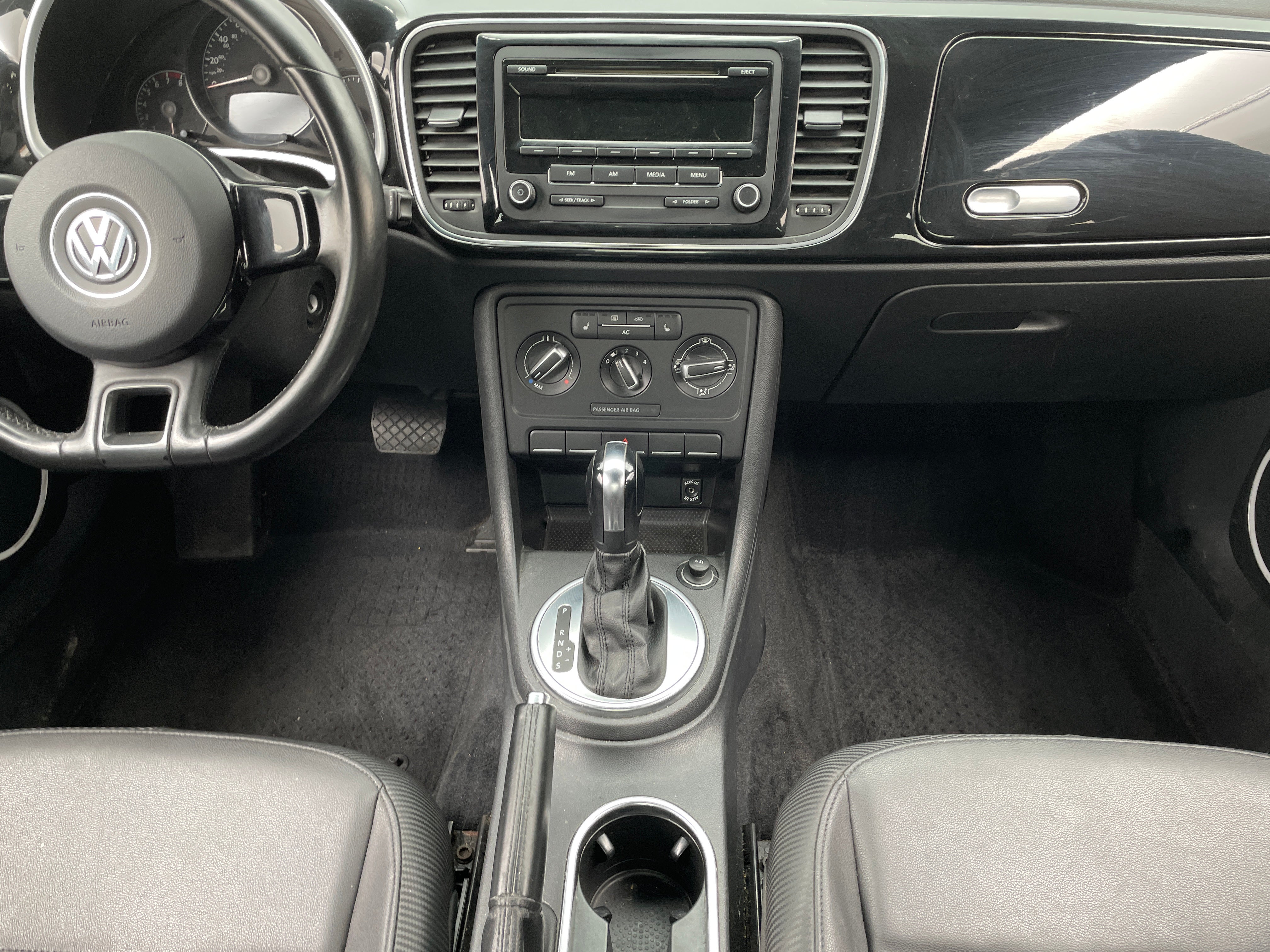 2012 Volkswagen Beetle  2