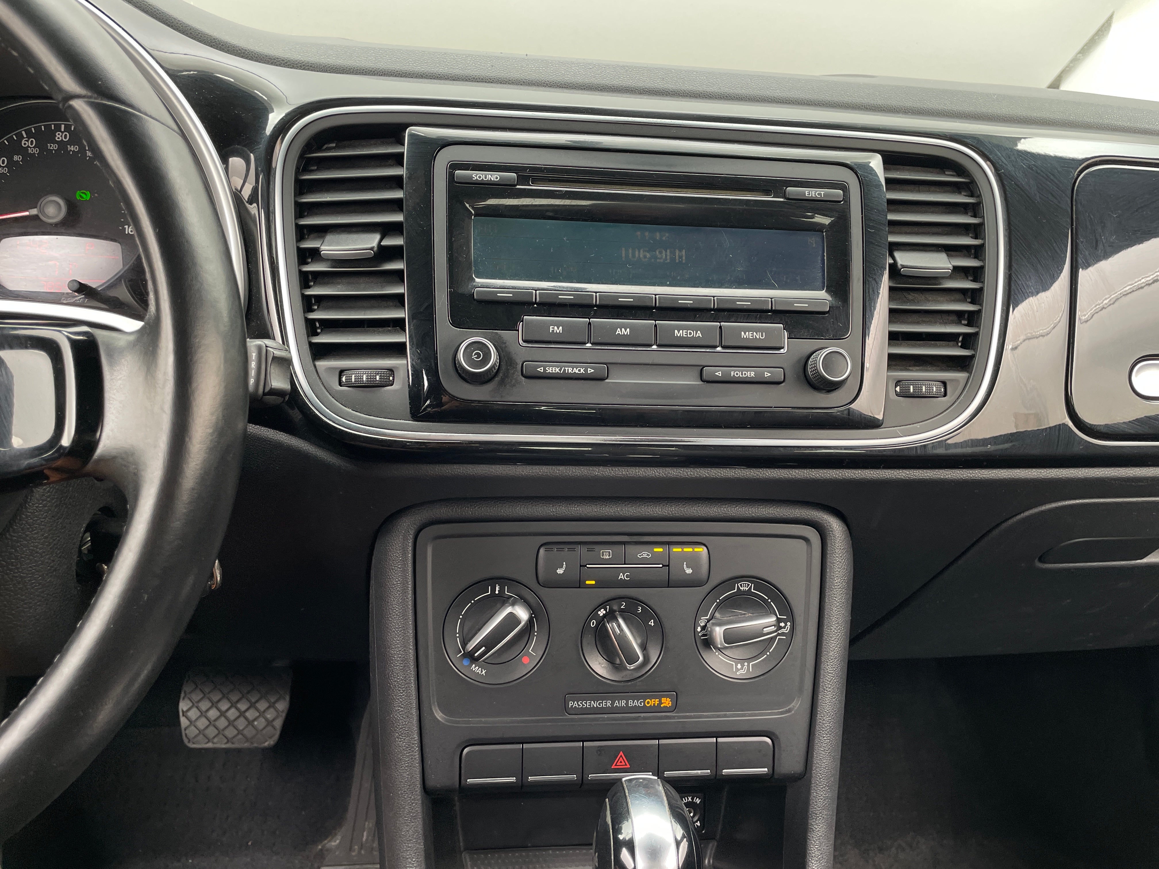2012 Volkswagen Beetle  3