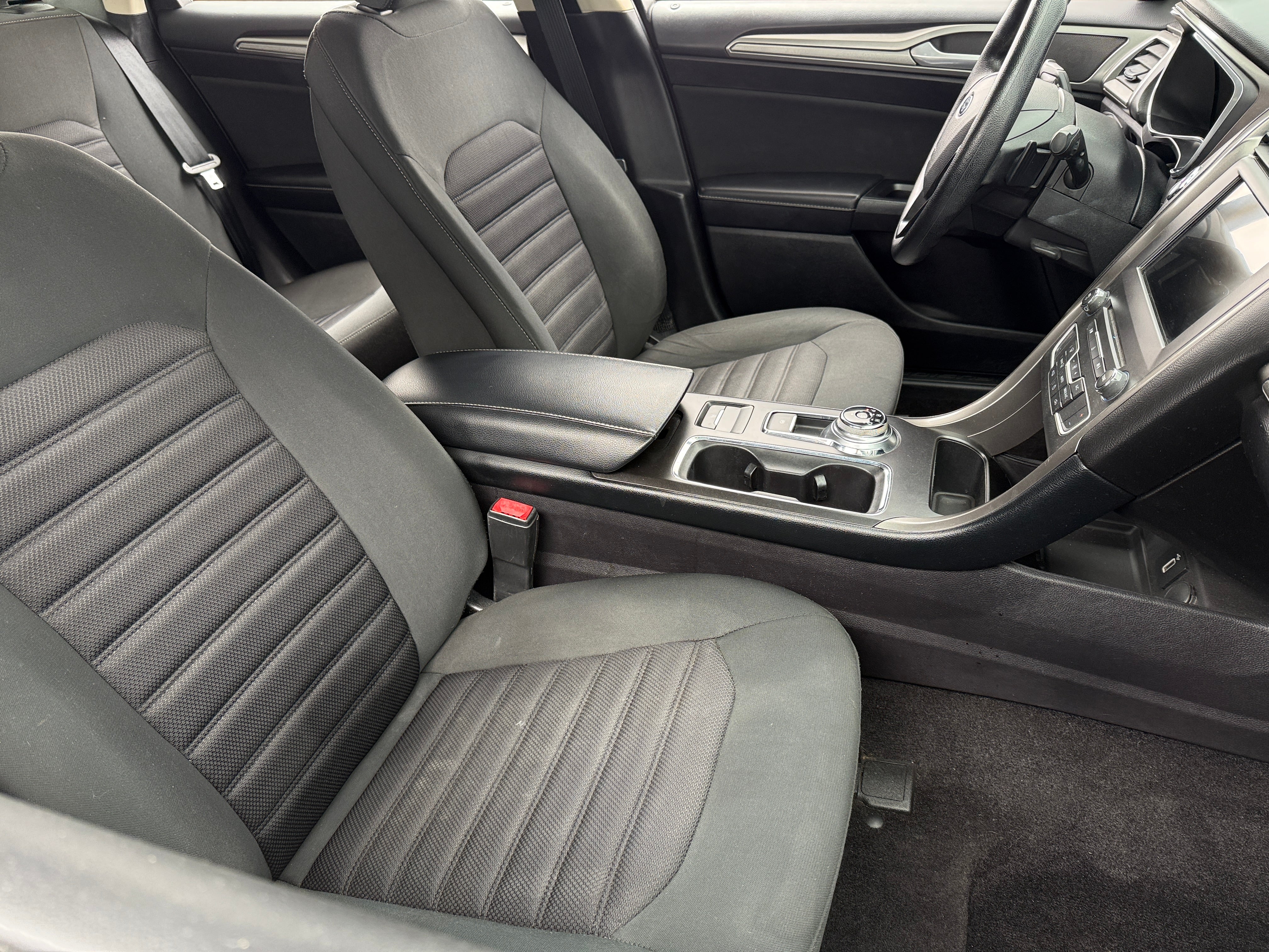2017 Ford Fusion SE 2