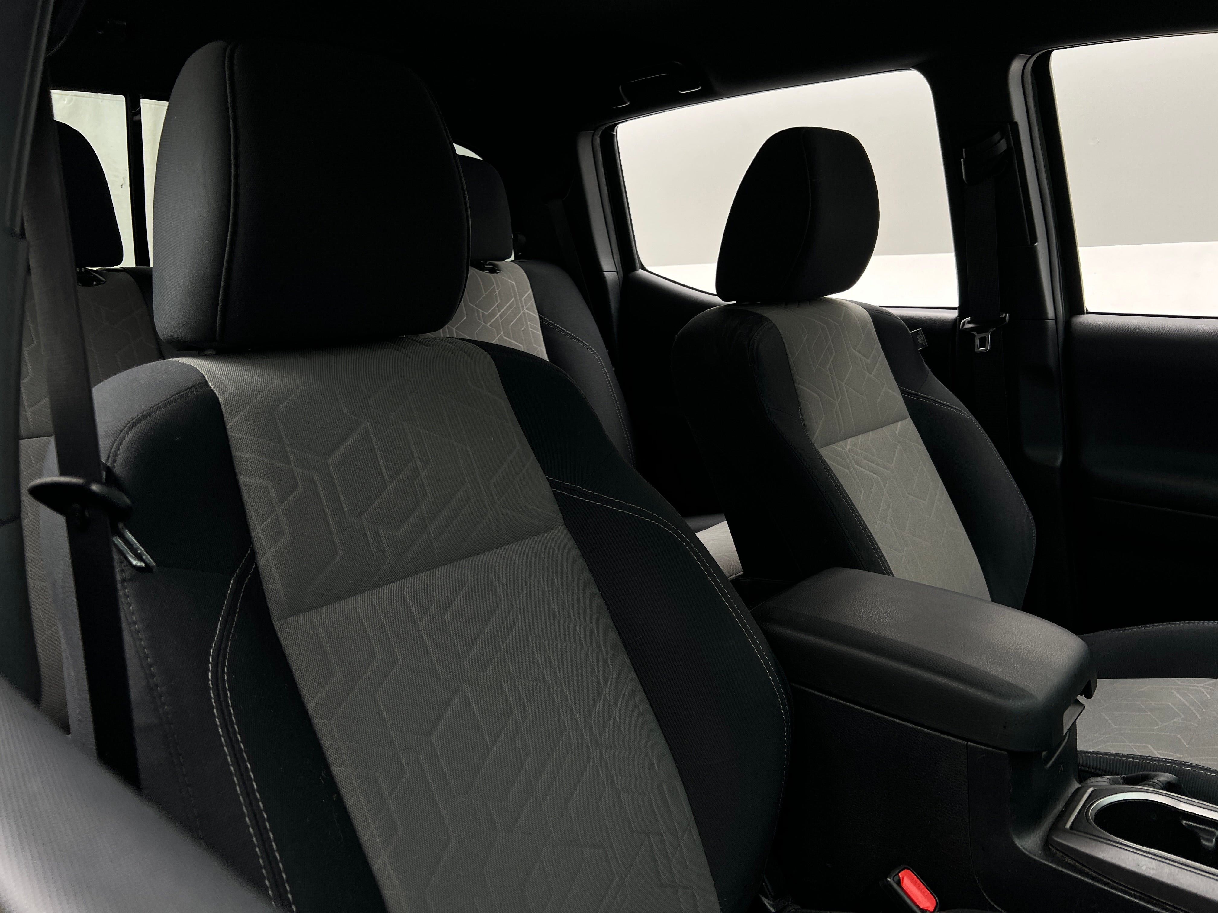 2022 Toyota Tacoma TRD Off-Road 2