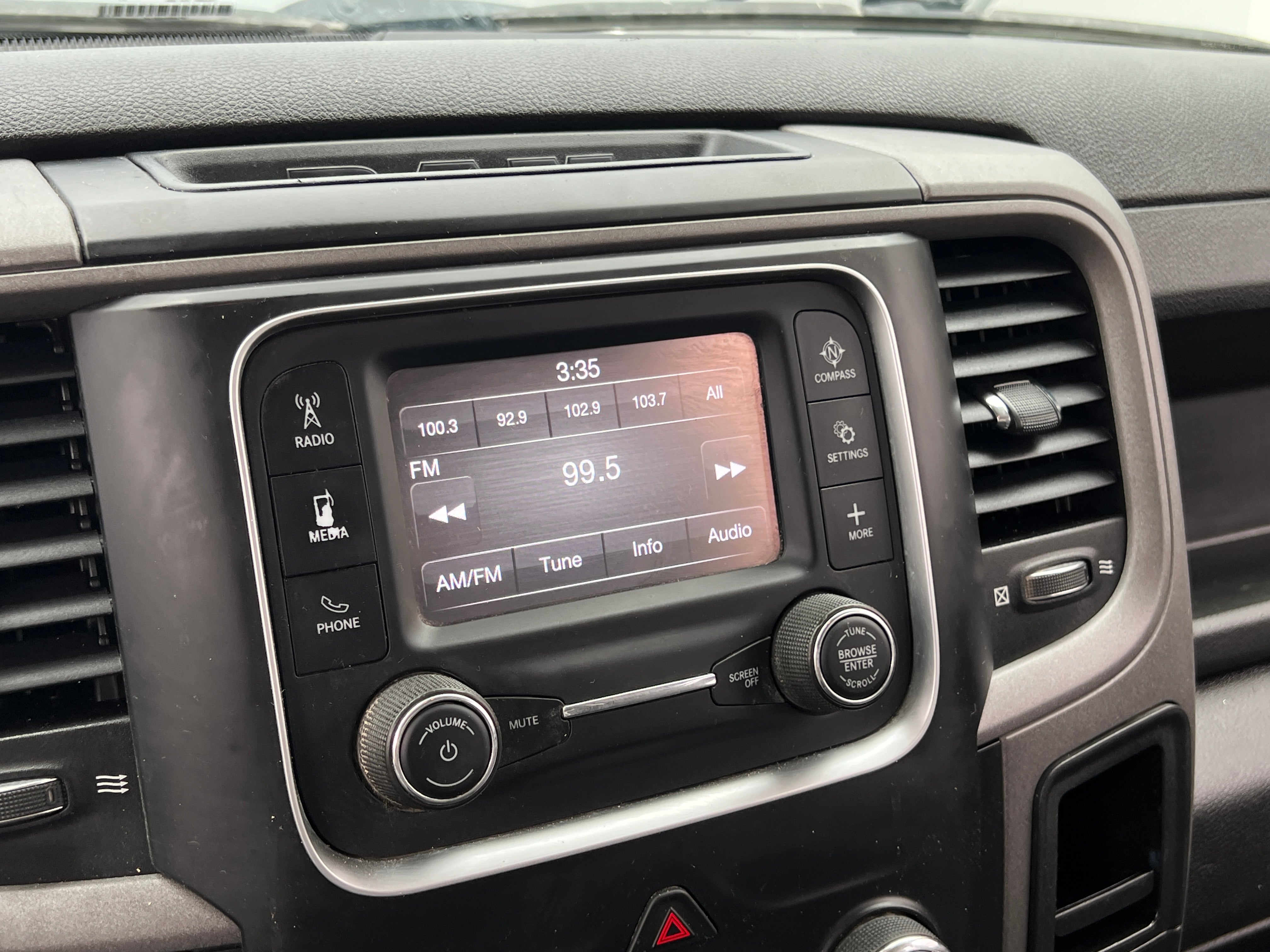 2021 RAM 1500 Classic Tradesman 3
