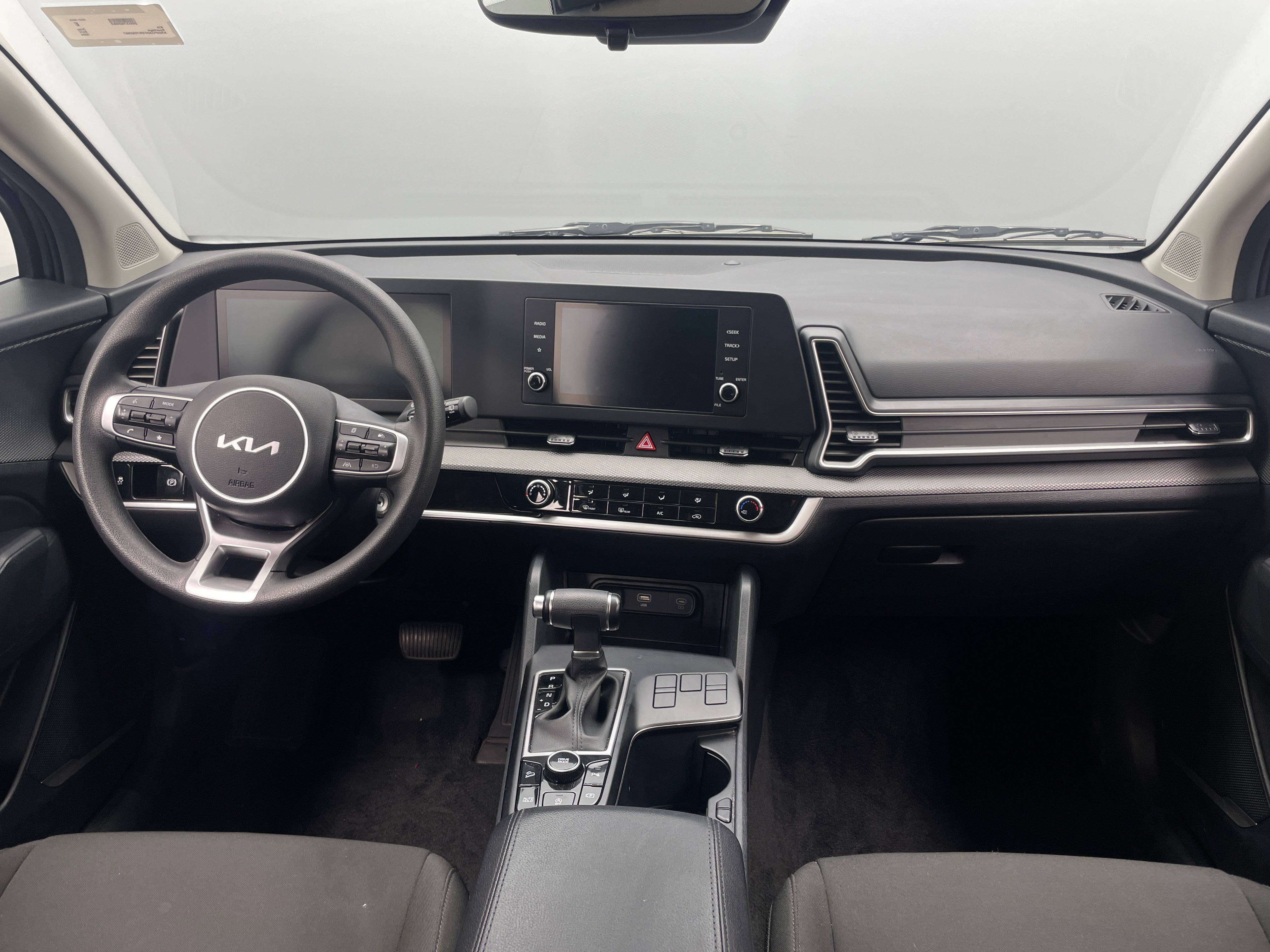 2024 Kia Sportage LX 3