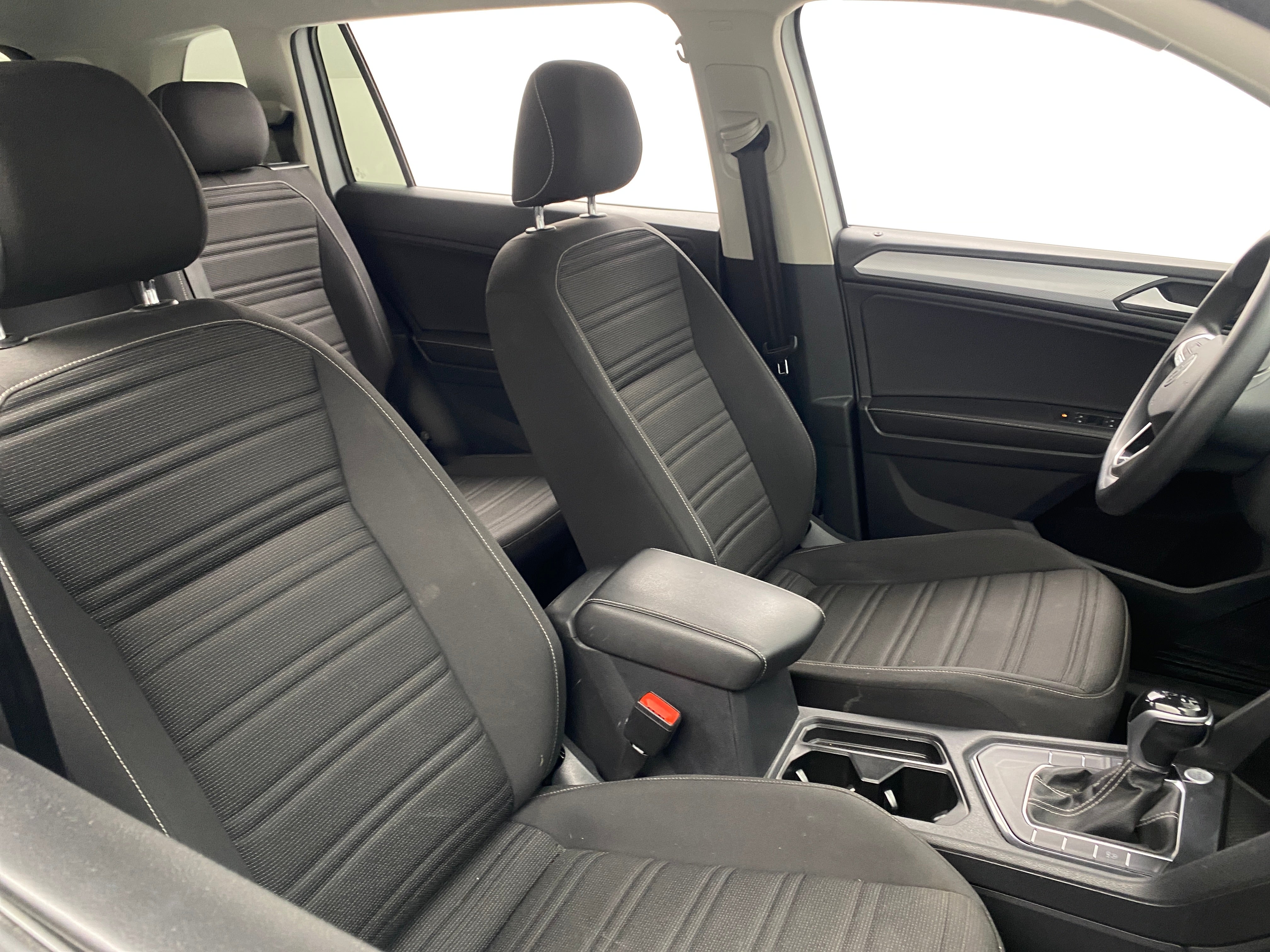 Thumbnail: 2022 Volkswagen Tiguan - 2