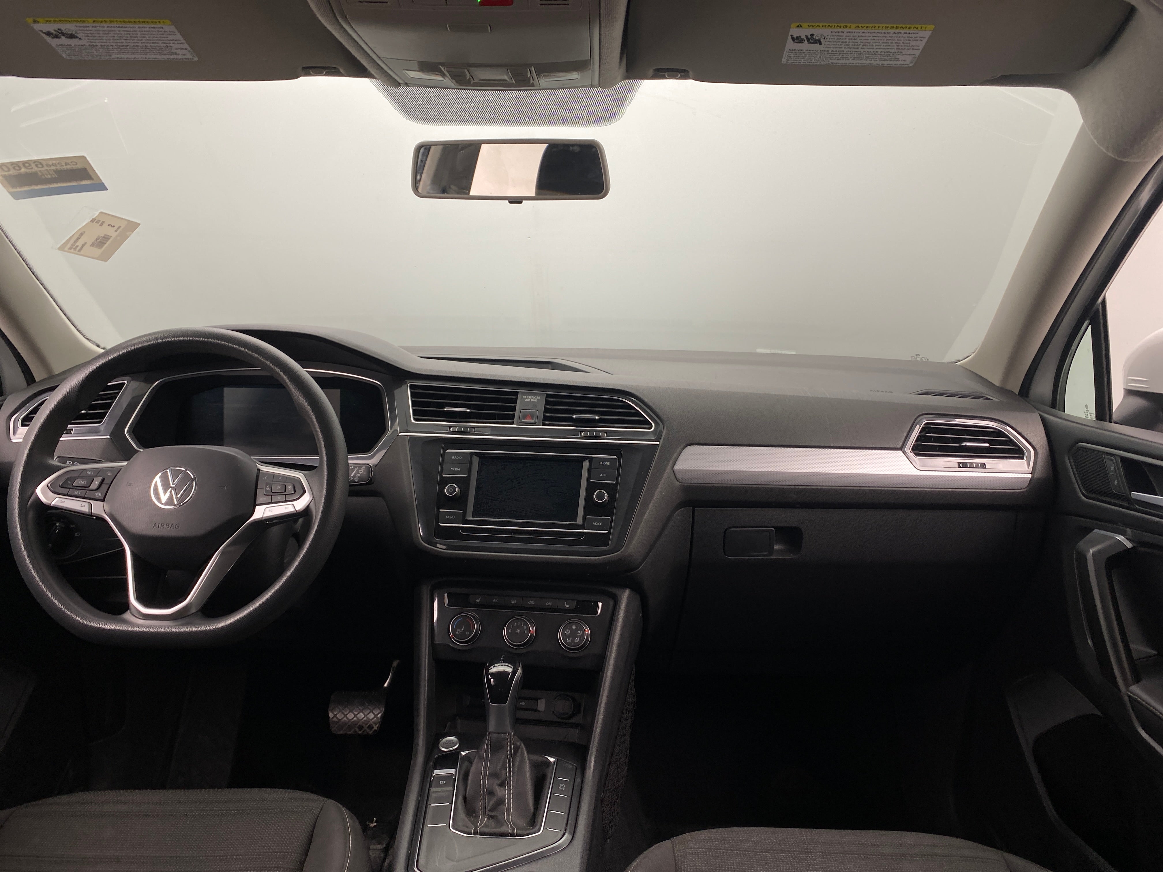 Thumbnail: 2022 Volkswagen Tiguan - 3