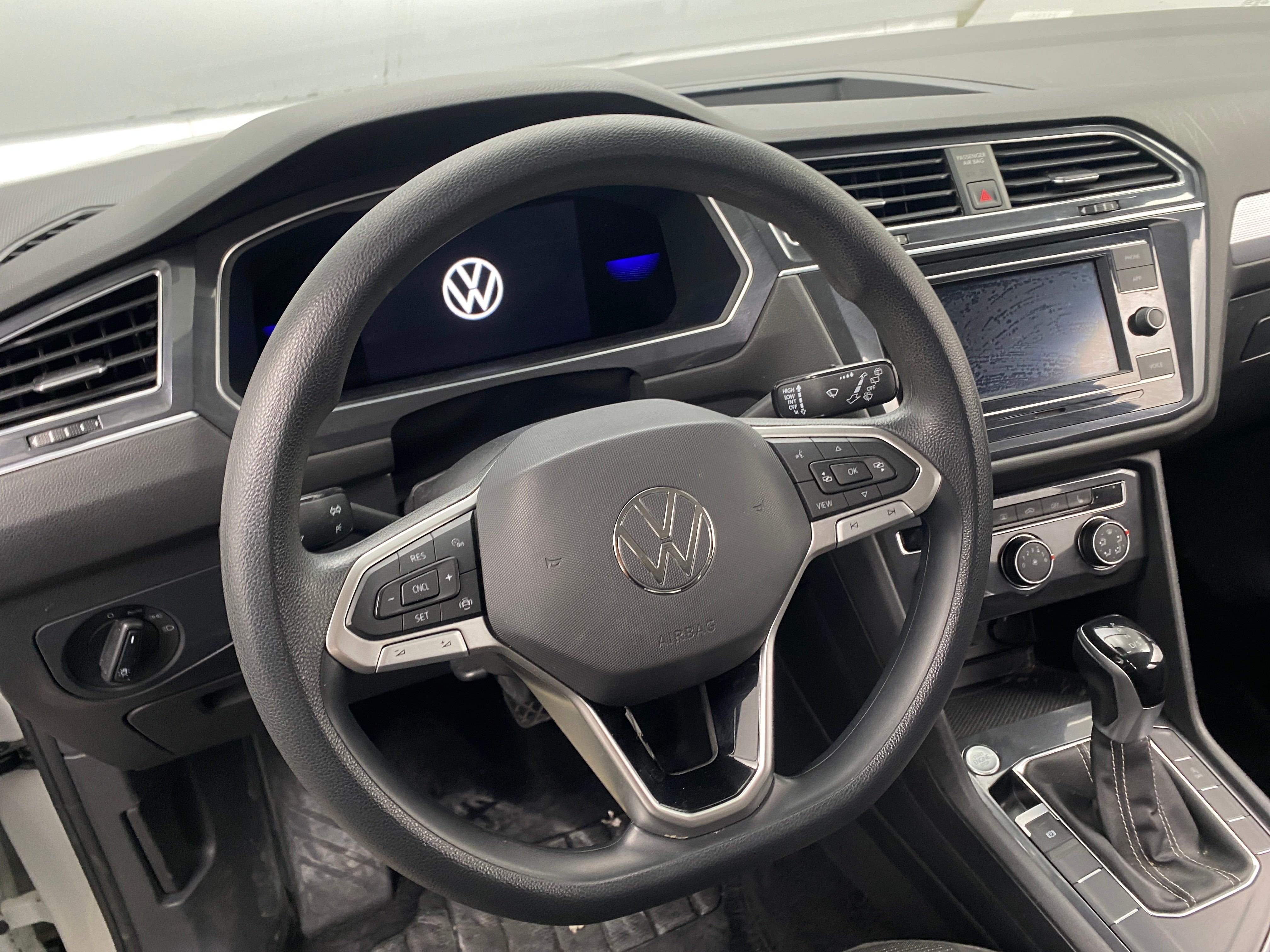 Thumbnail: 2022 Volkswagen Tiguan - 5