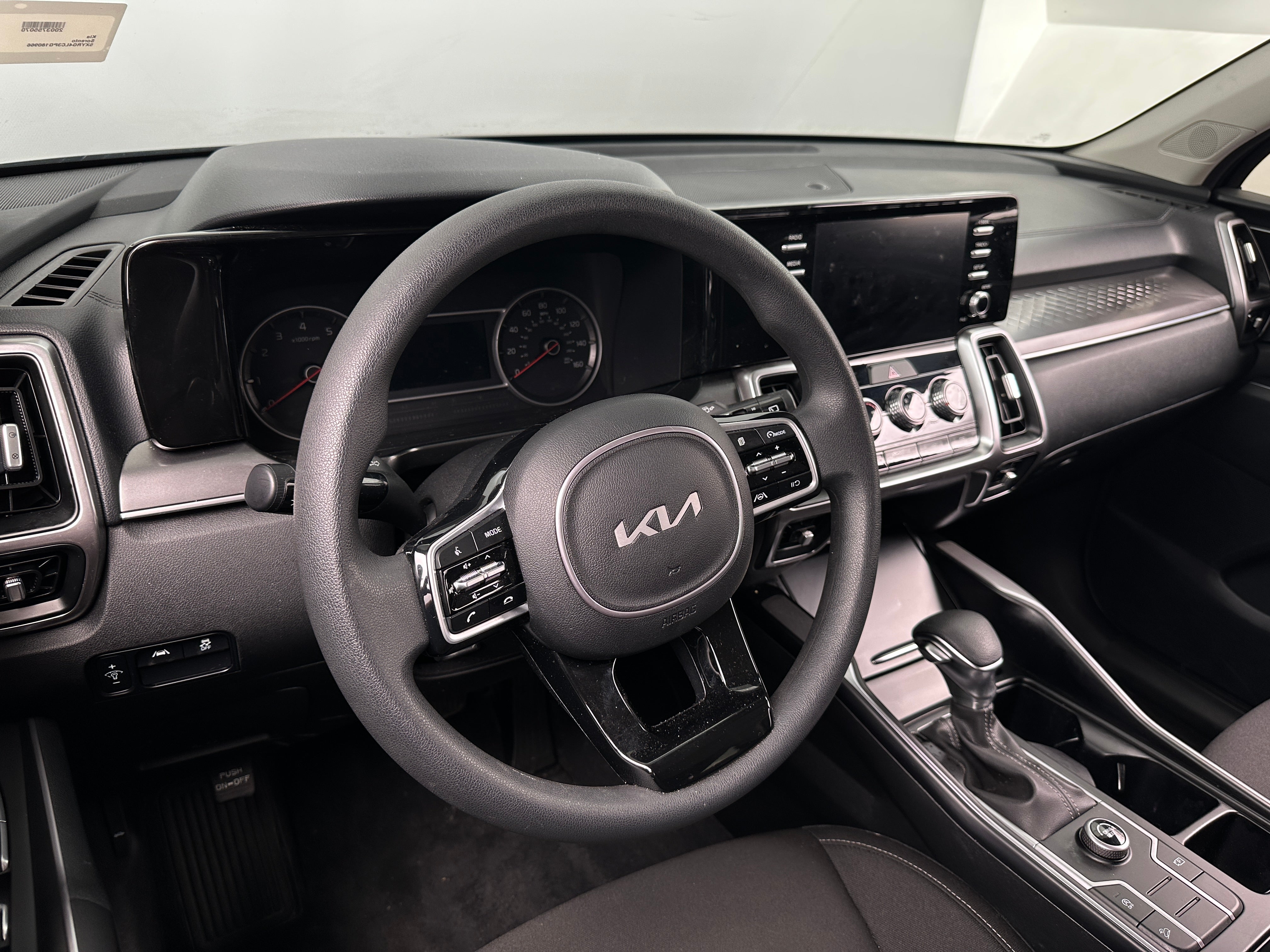 2023 Kia Sorento LX 3