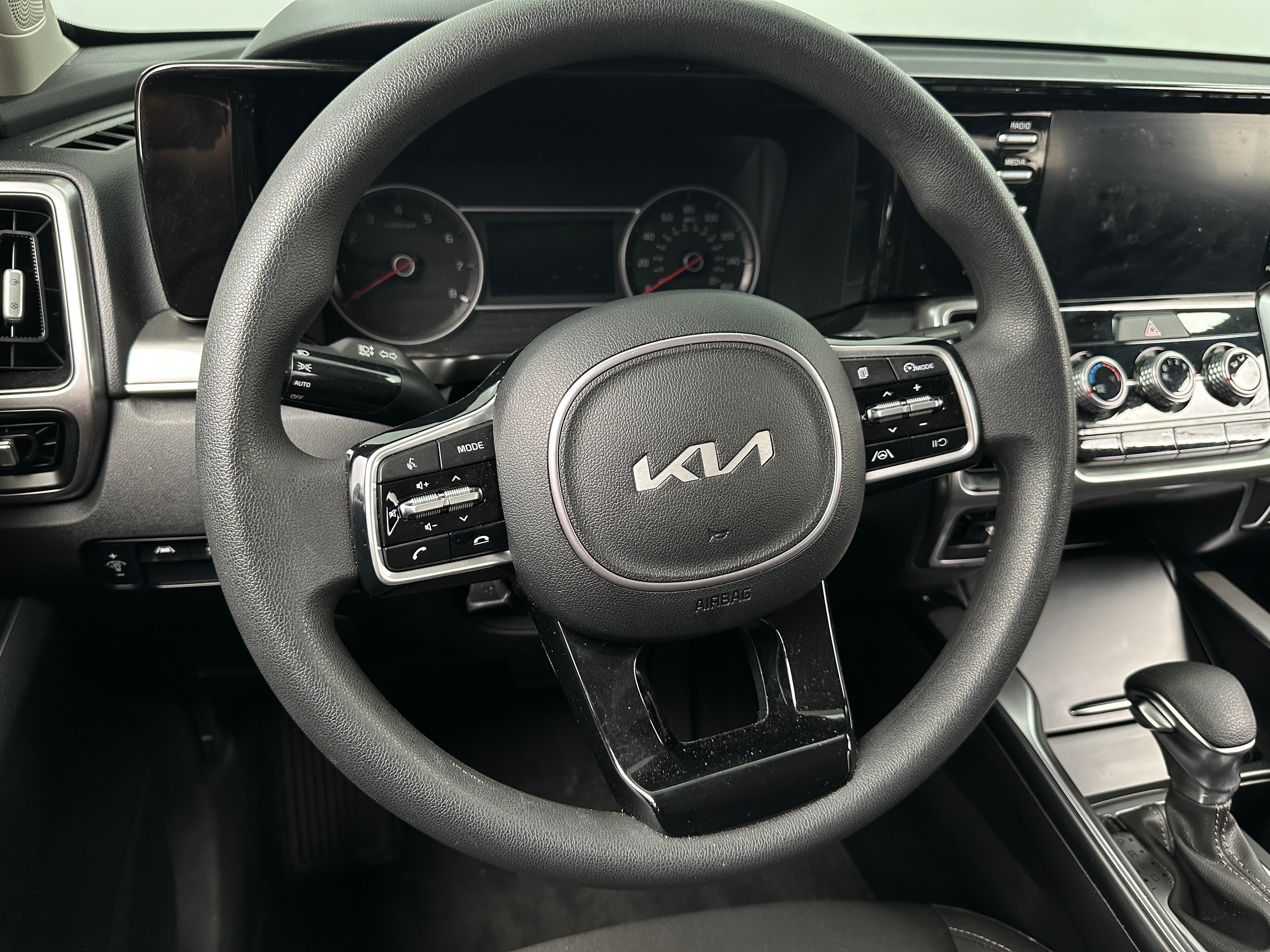 2023 Kia Sorento LX 5