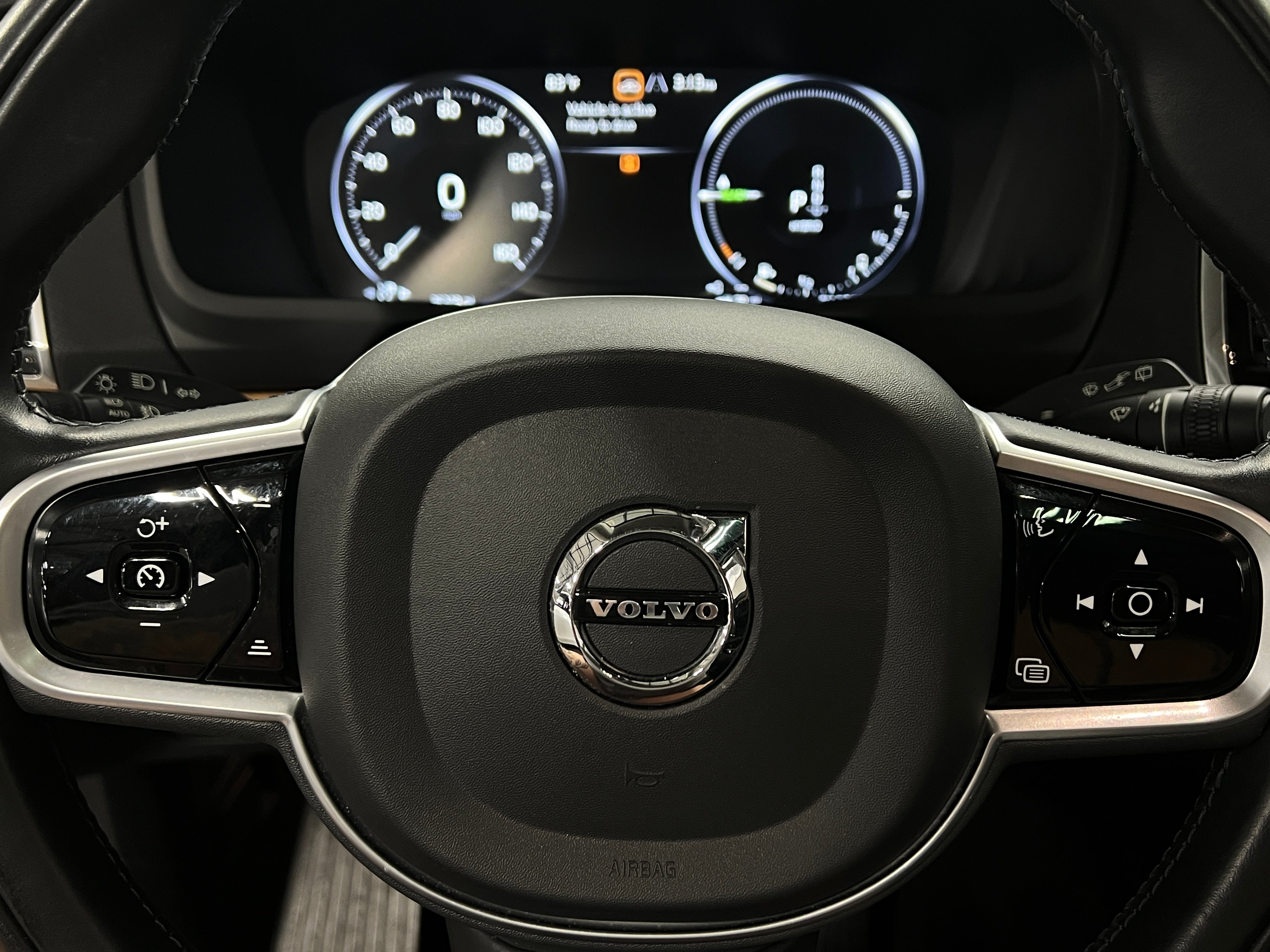 2022 Volvo XC90  4