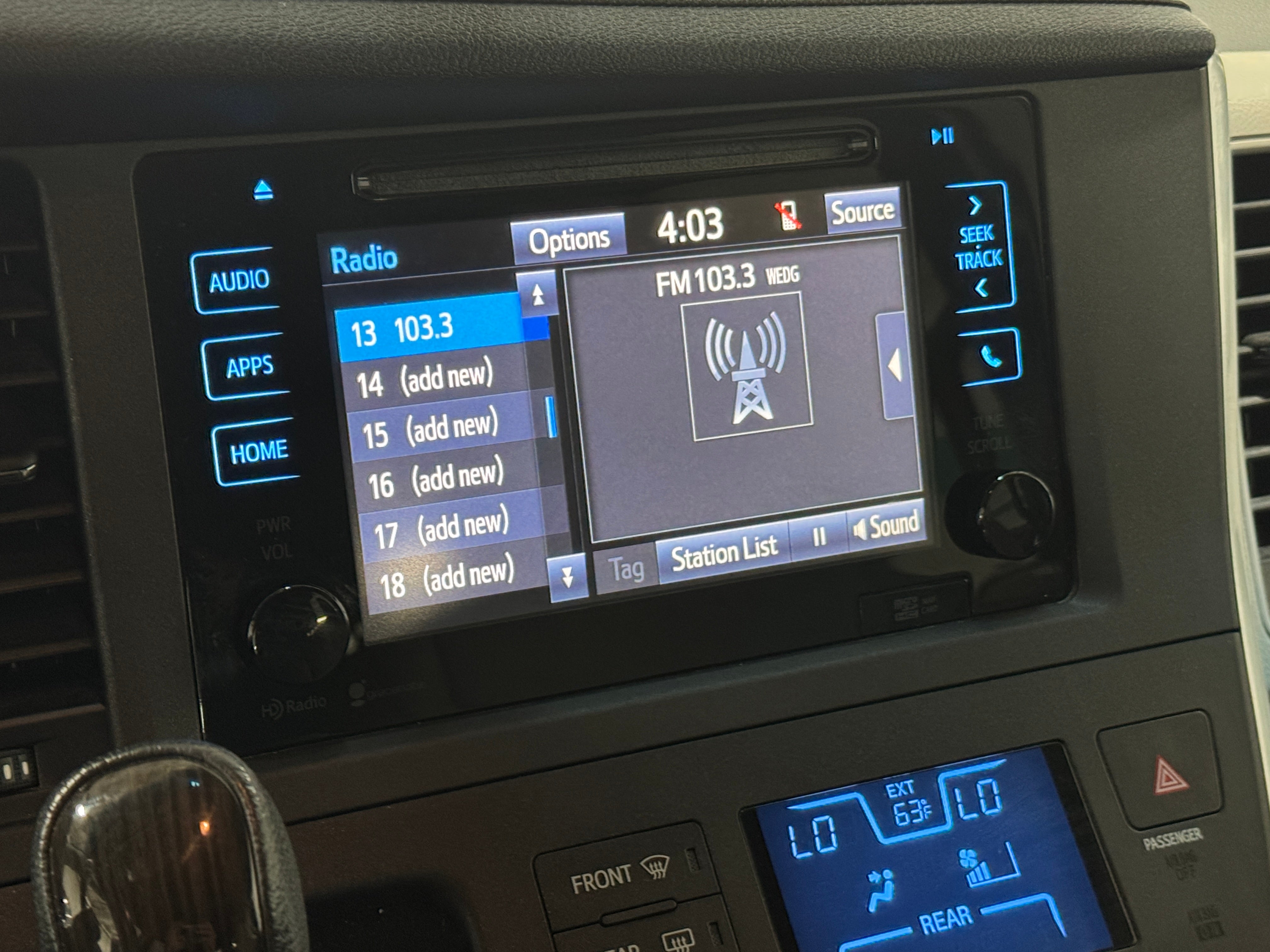 2015 Toyota Sienna XLE 3