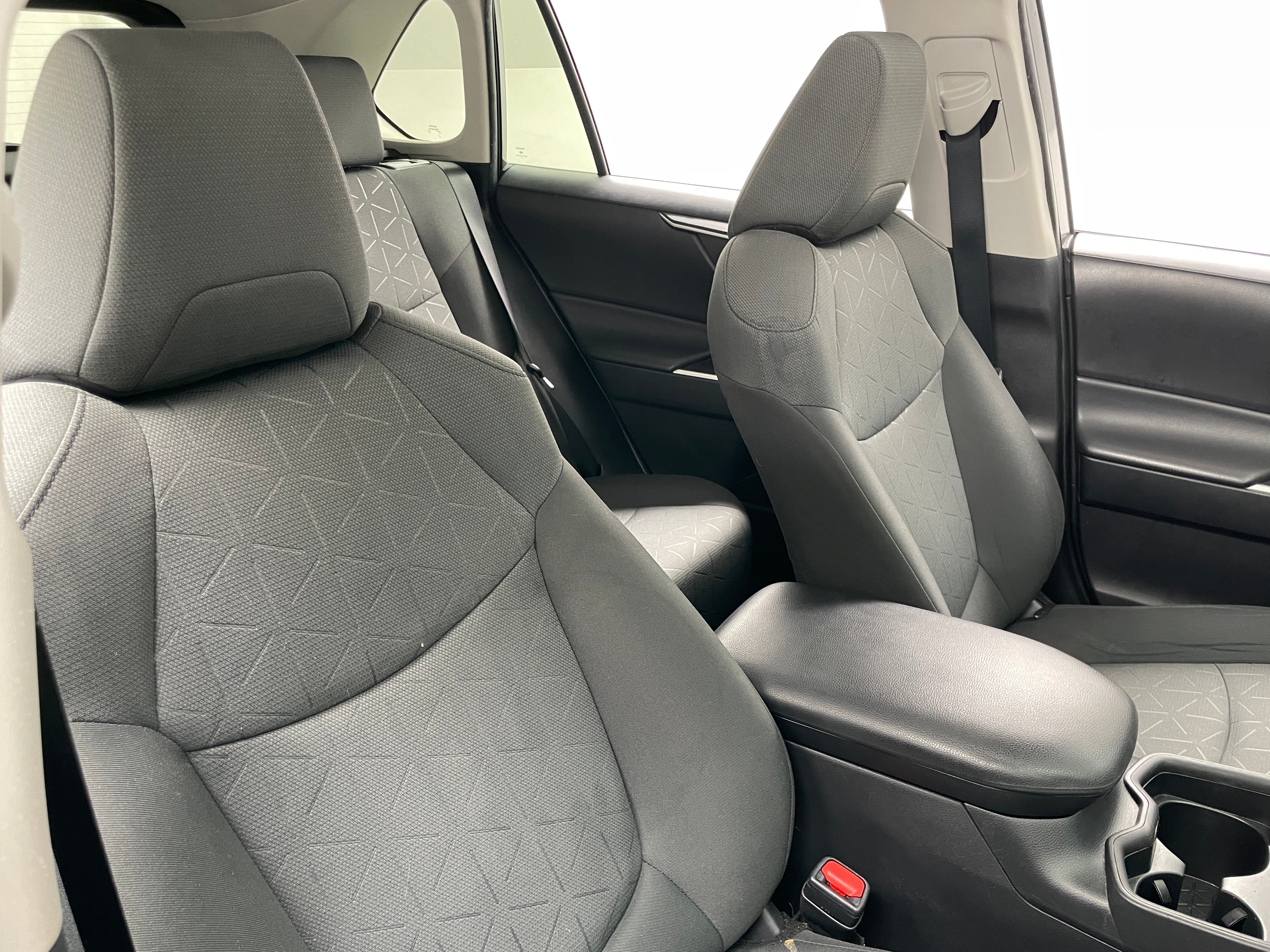 2020 Toyota RAV4 XLE 2