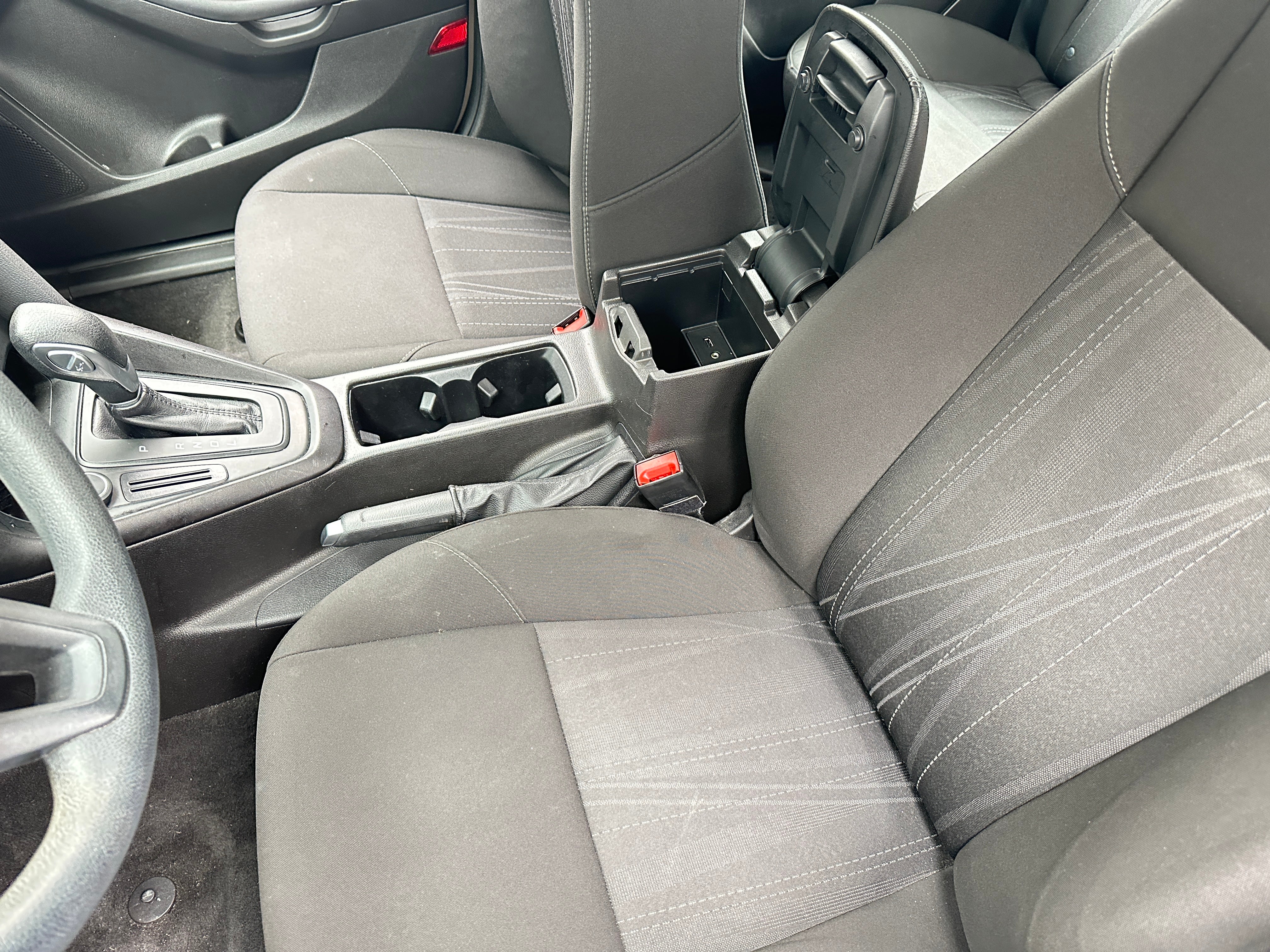 2017 Ford Focus SE 2