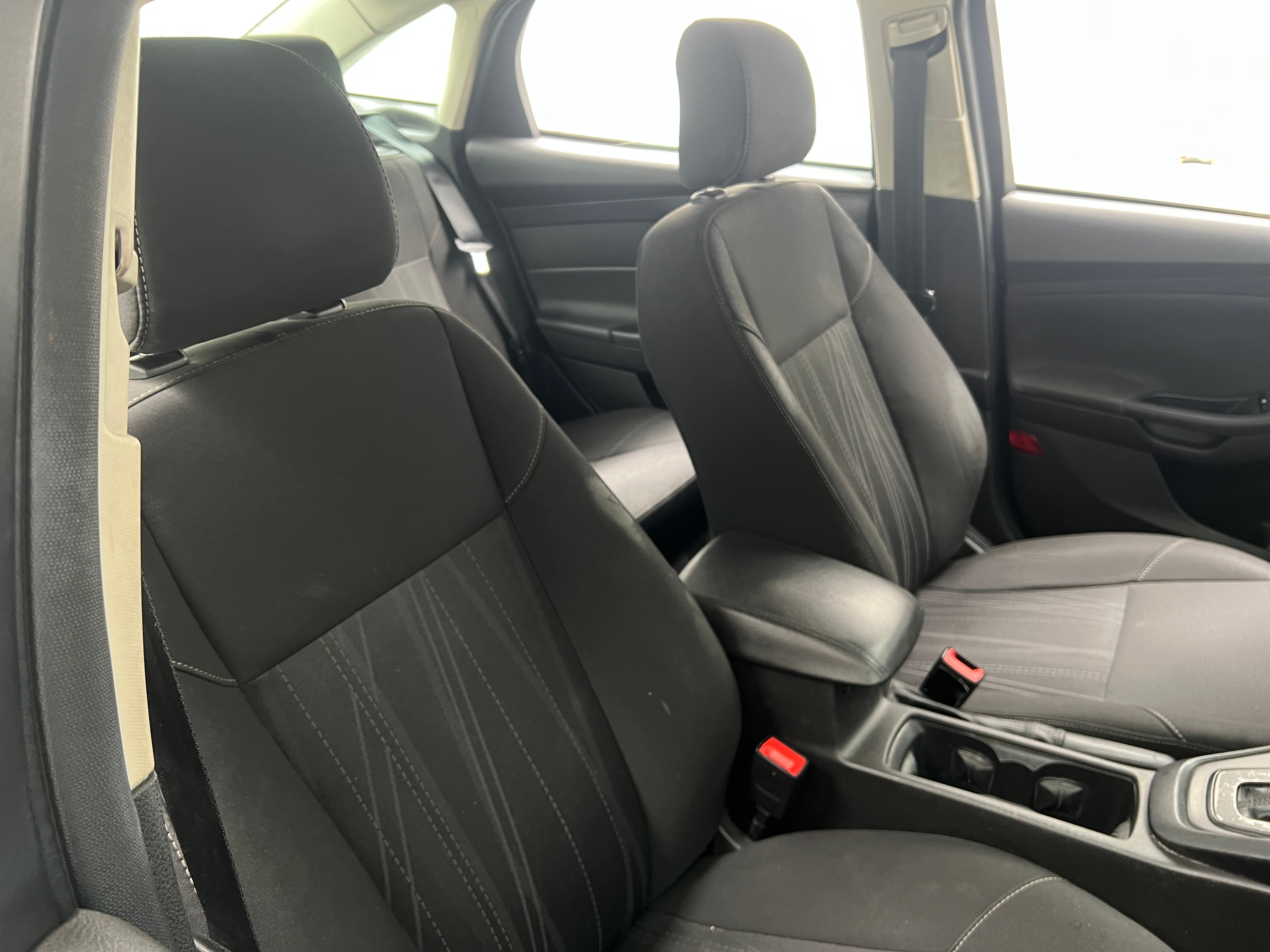 2016 Ford Focus SE 2