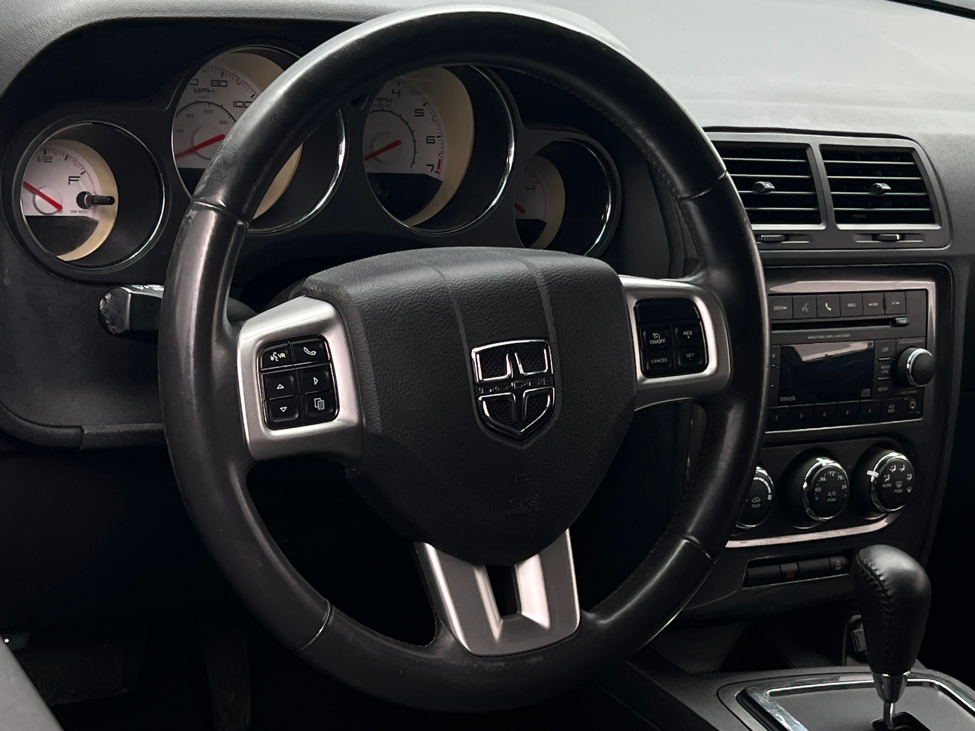 2013 Dodge Challenger SXT 4
