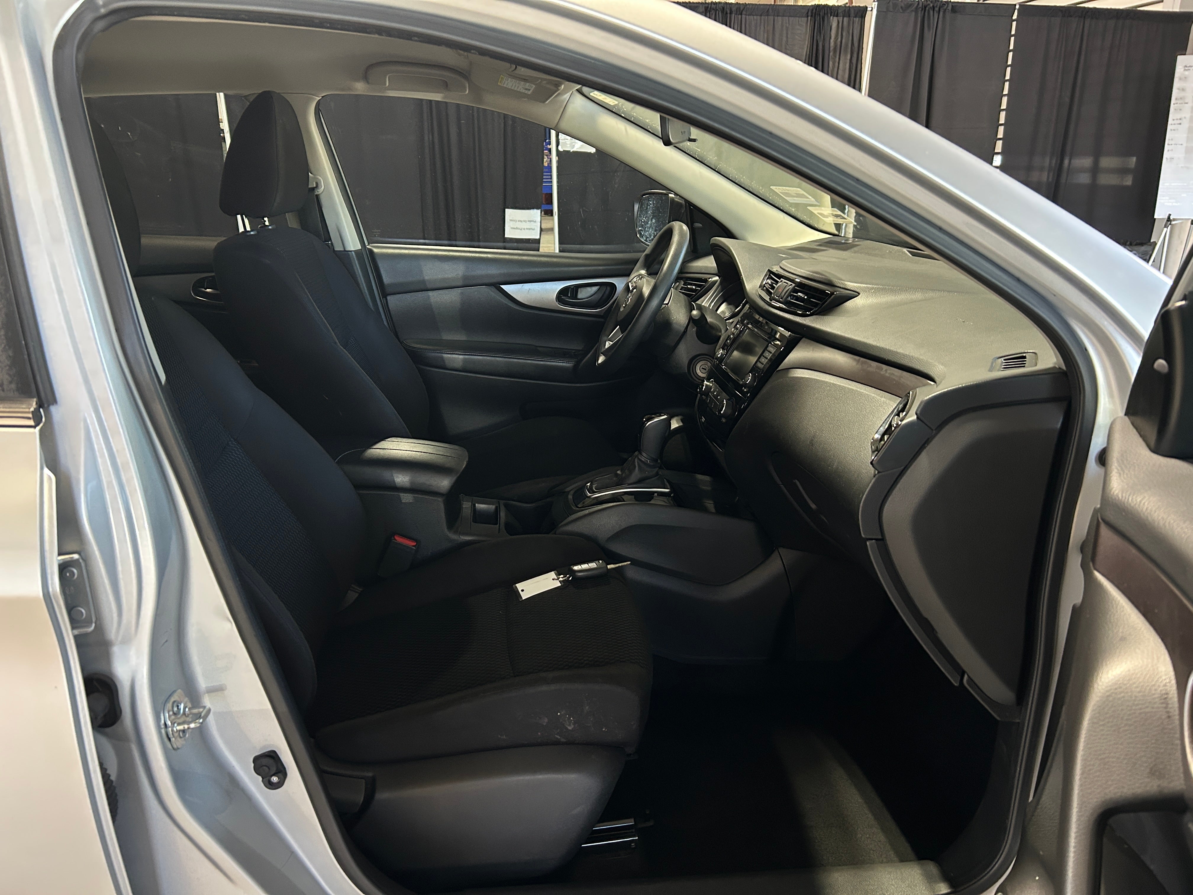 2020 Nissan Rogue Sport S 2