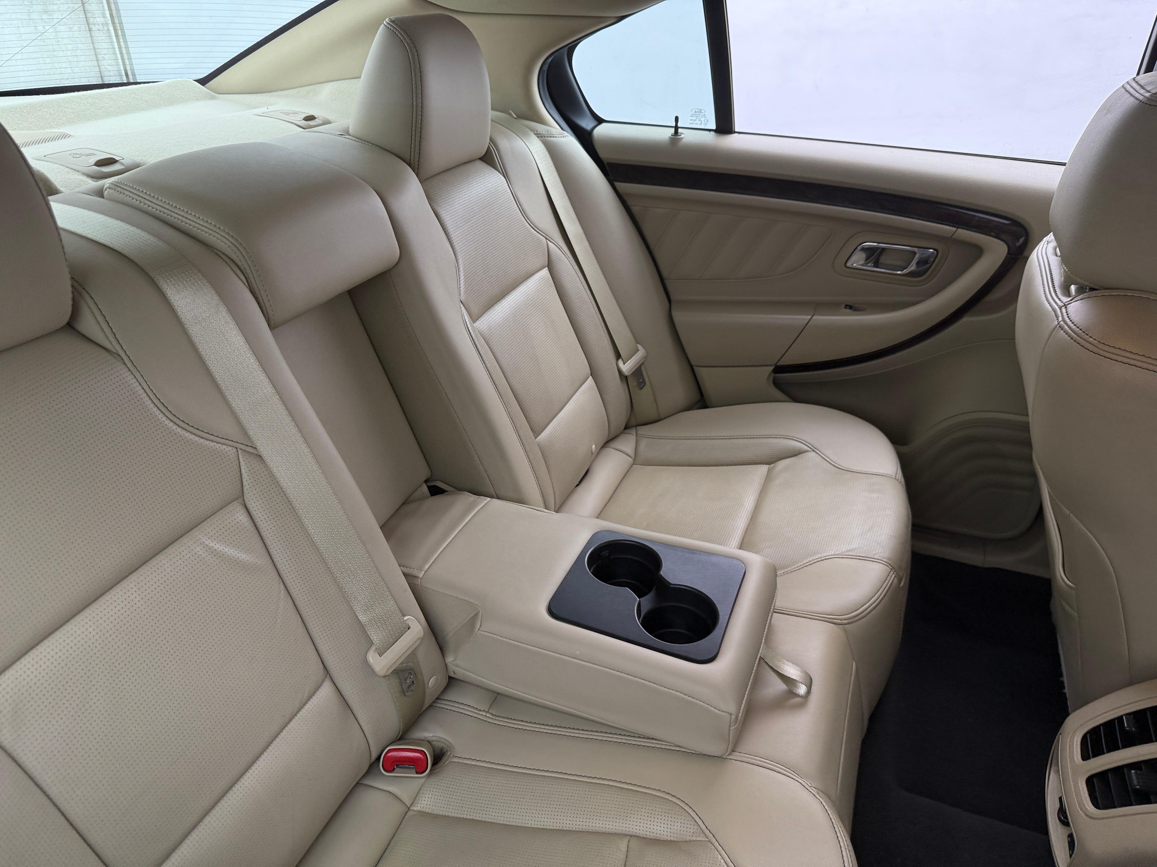 2019 Ford Taurus Limited Edition 5