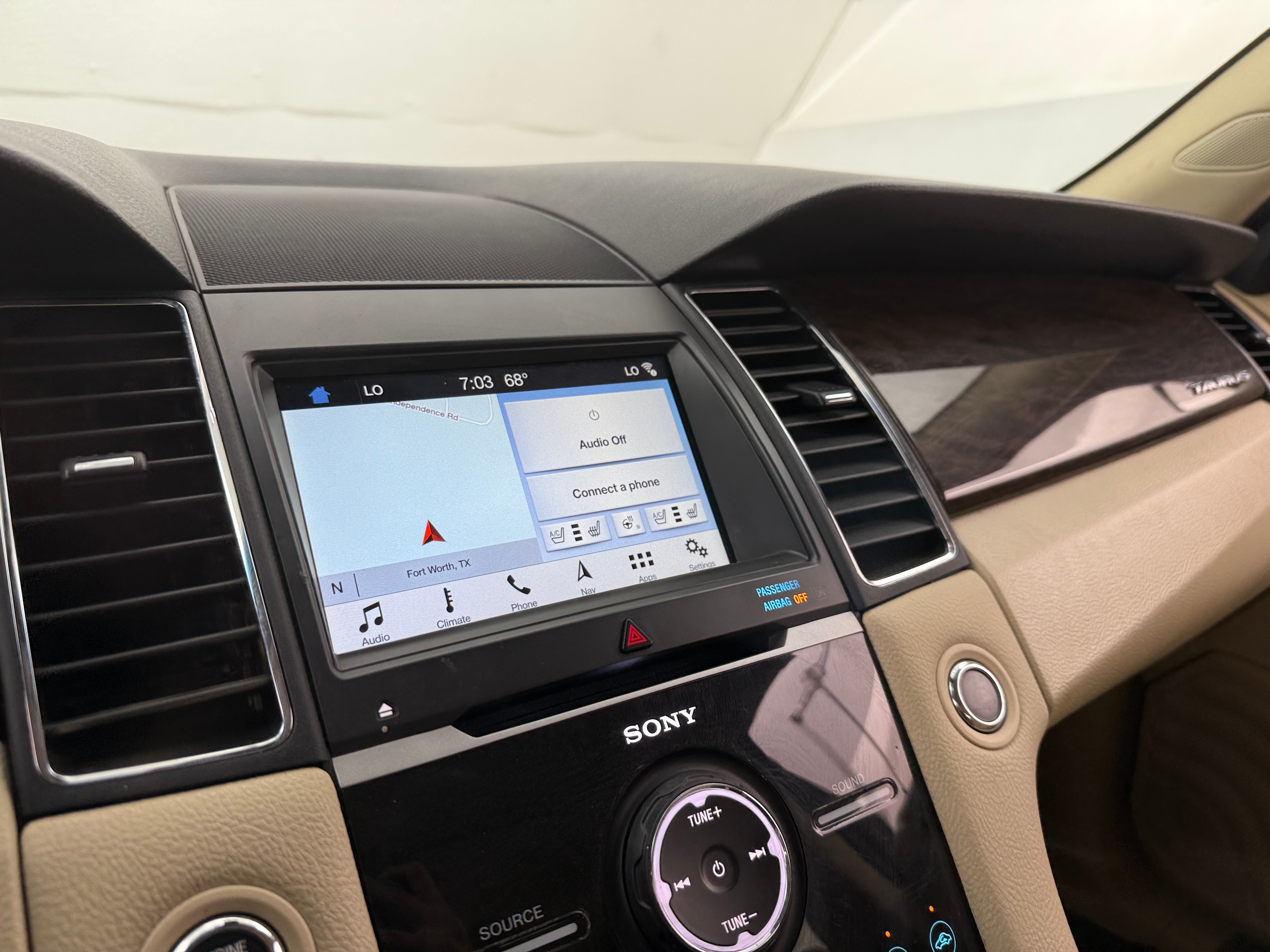 2019 Ford Taurus Limited Edition 3