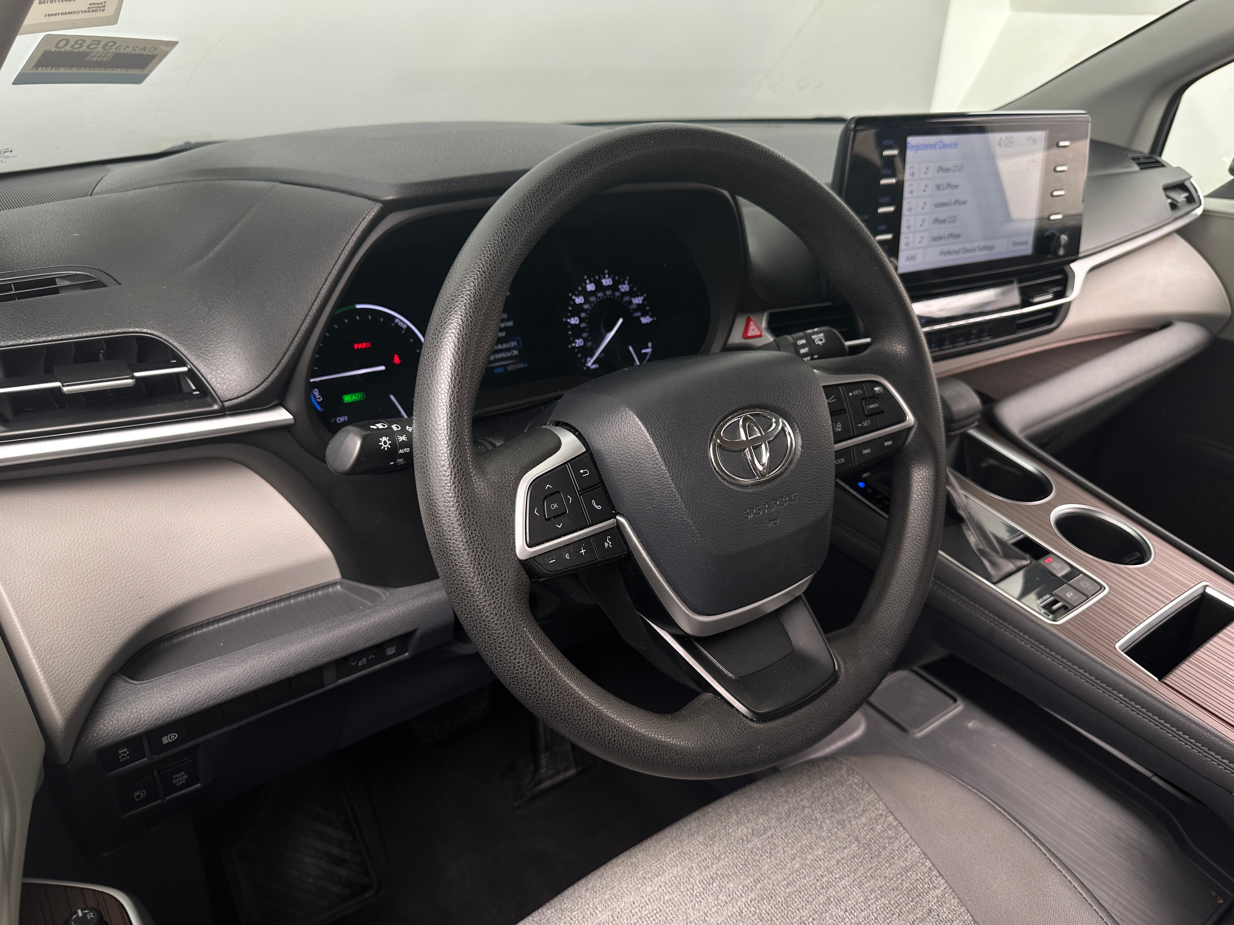 2021 Toyota Sienna LE 3