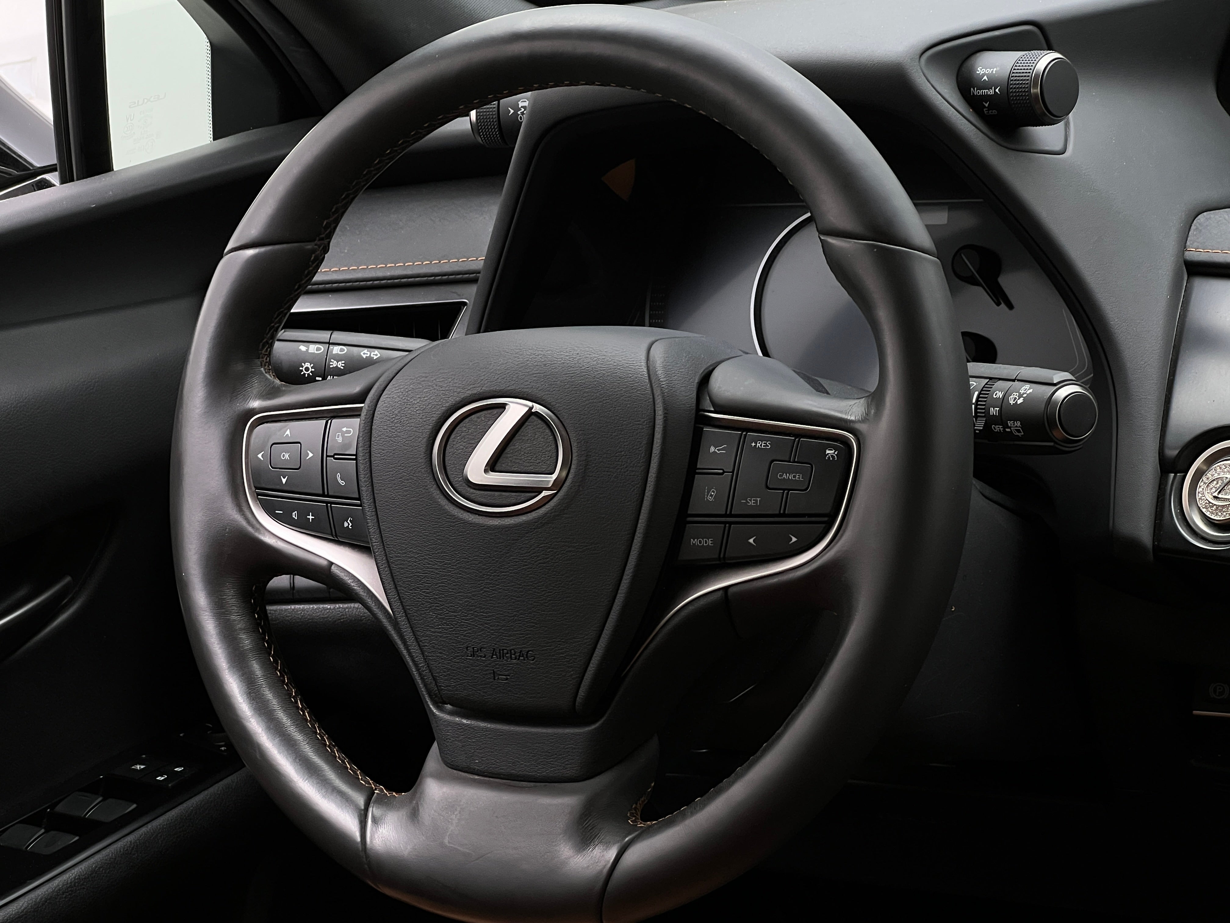 2020 Lexus UX 200 4