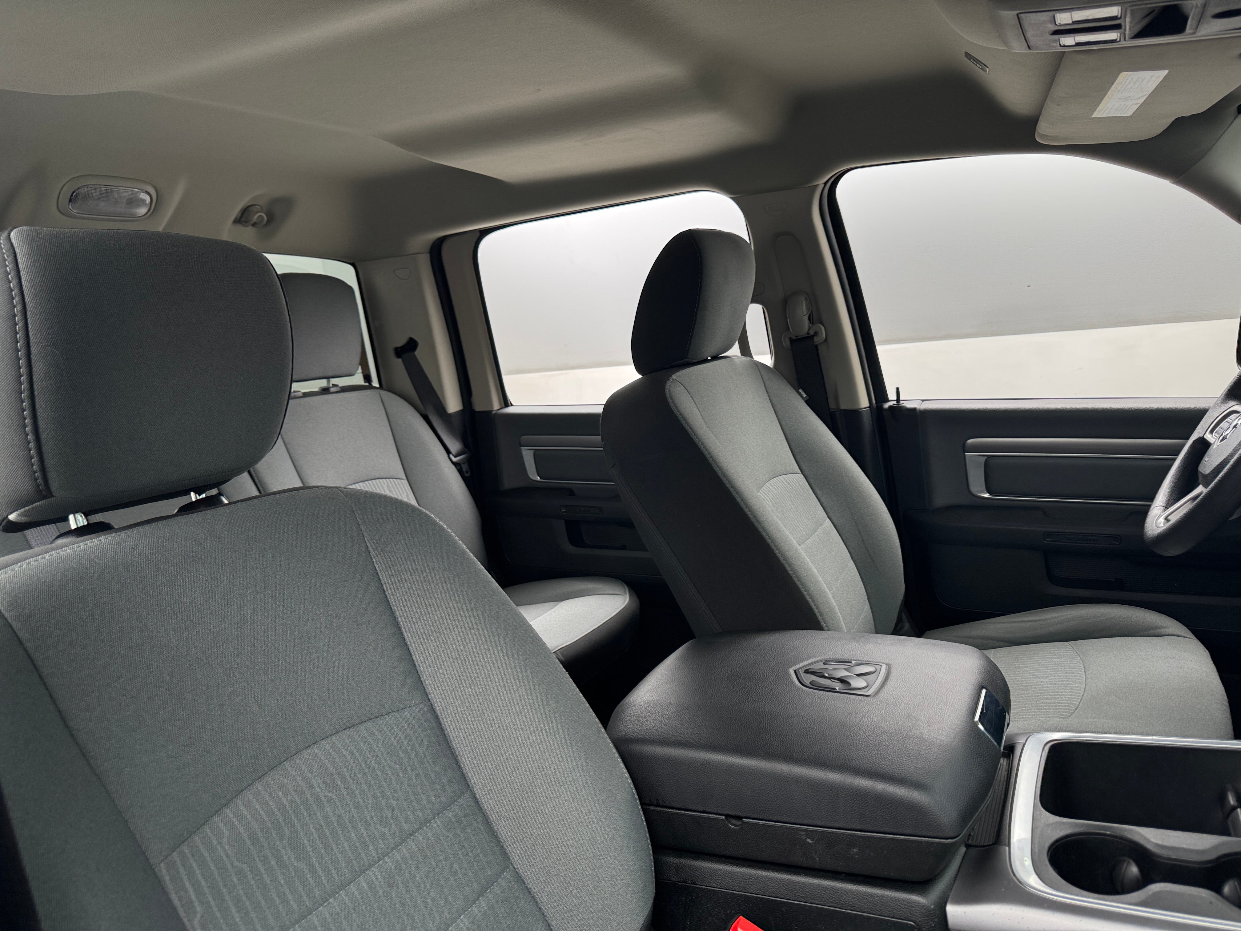 2023 RAM 1500 Classic SLT 2