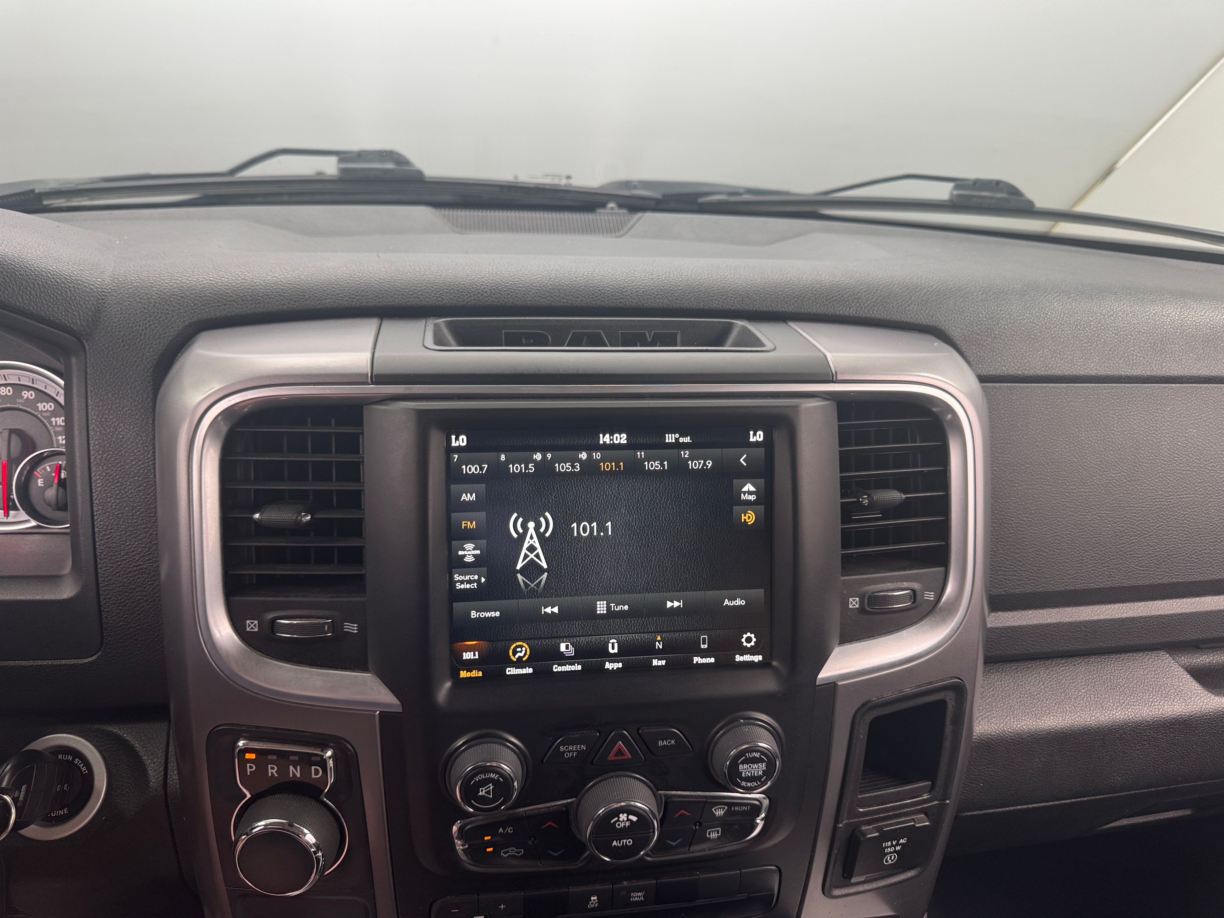 2023 RAM 1500 Classic SLT 4