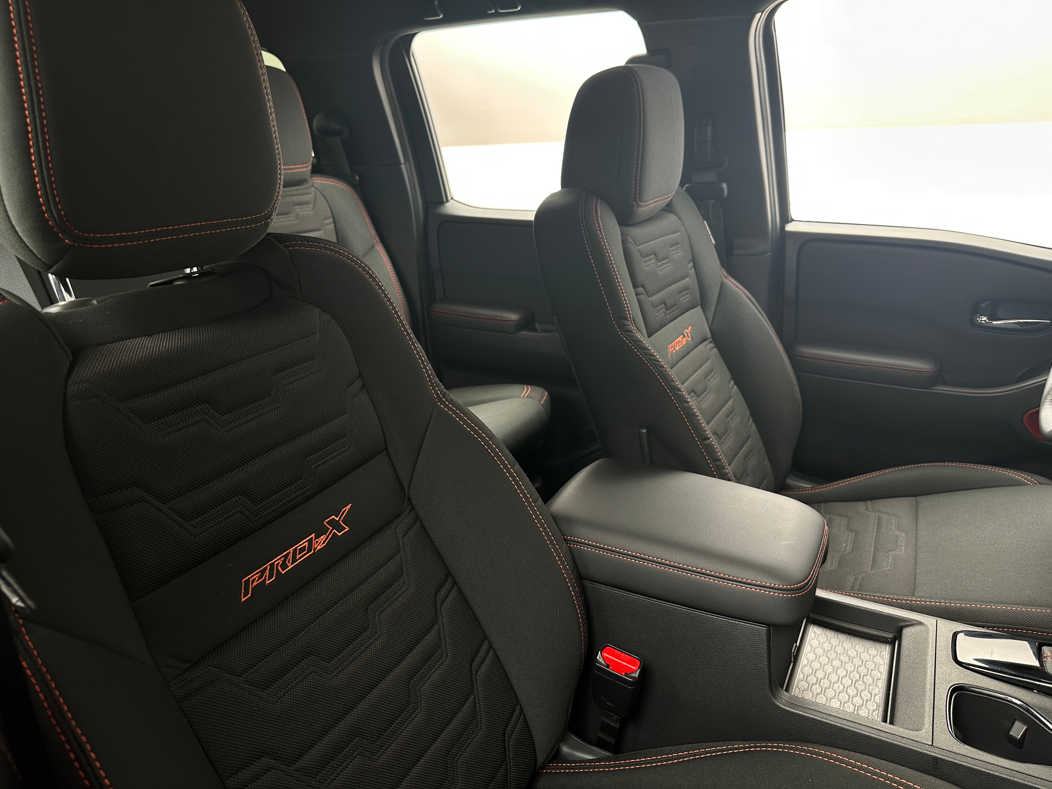 2024 Nissan Frontier PRO-X 2