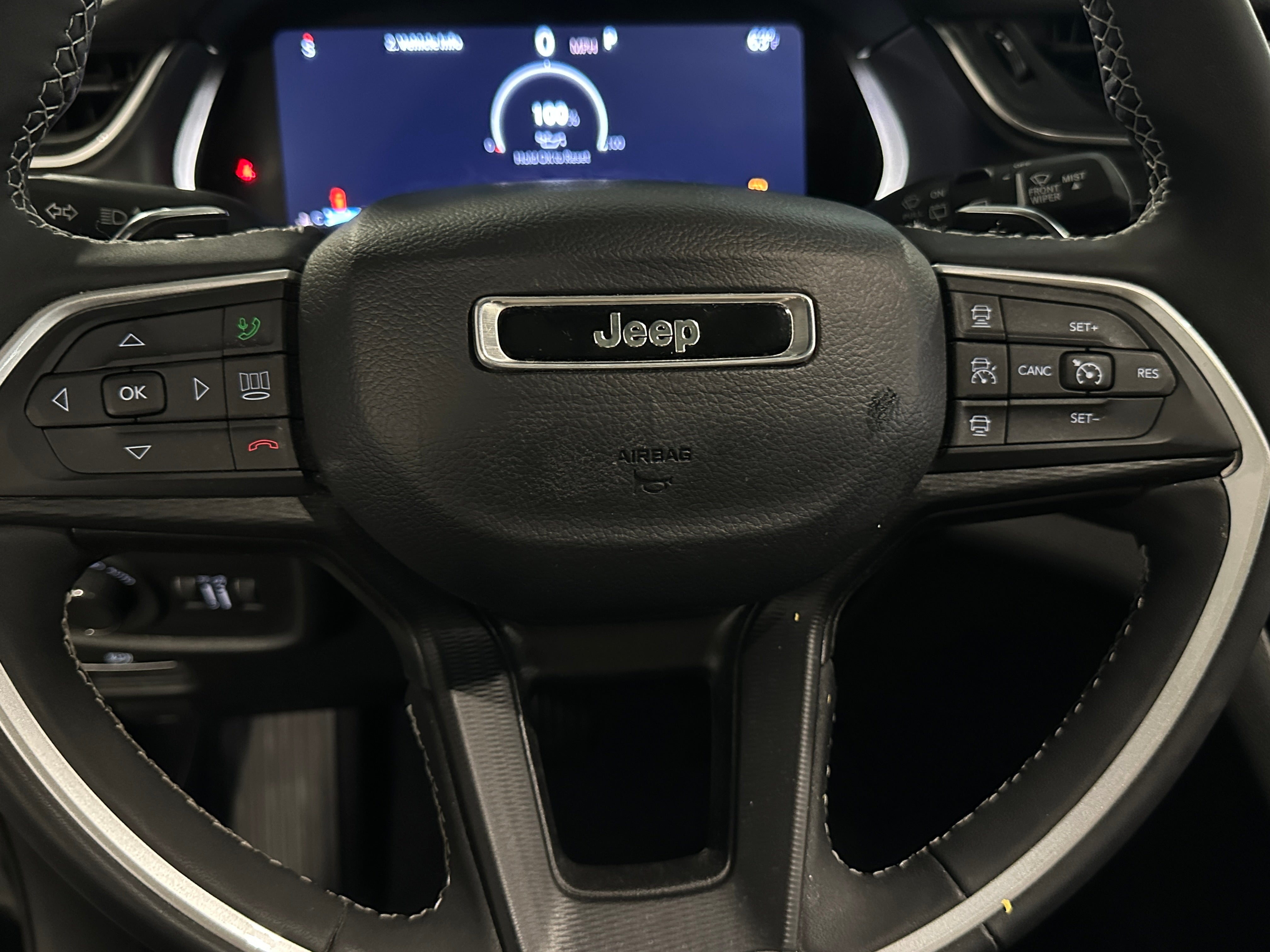 2023 Jeep Grand Cherokee Altitude 4