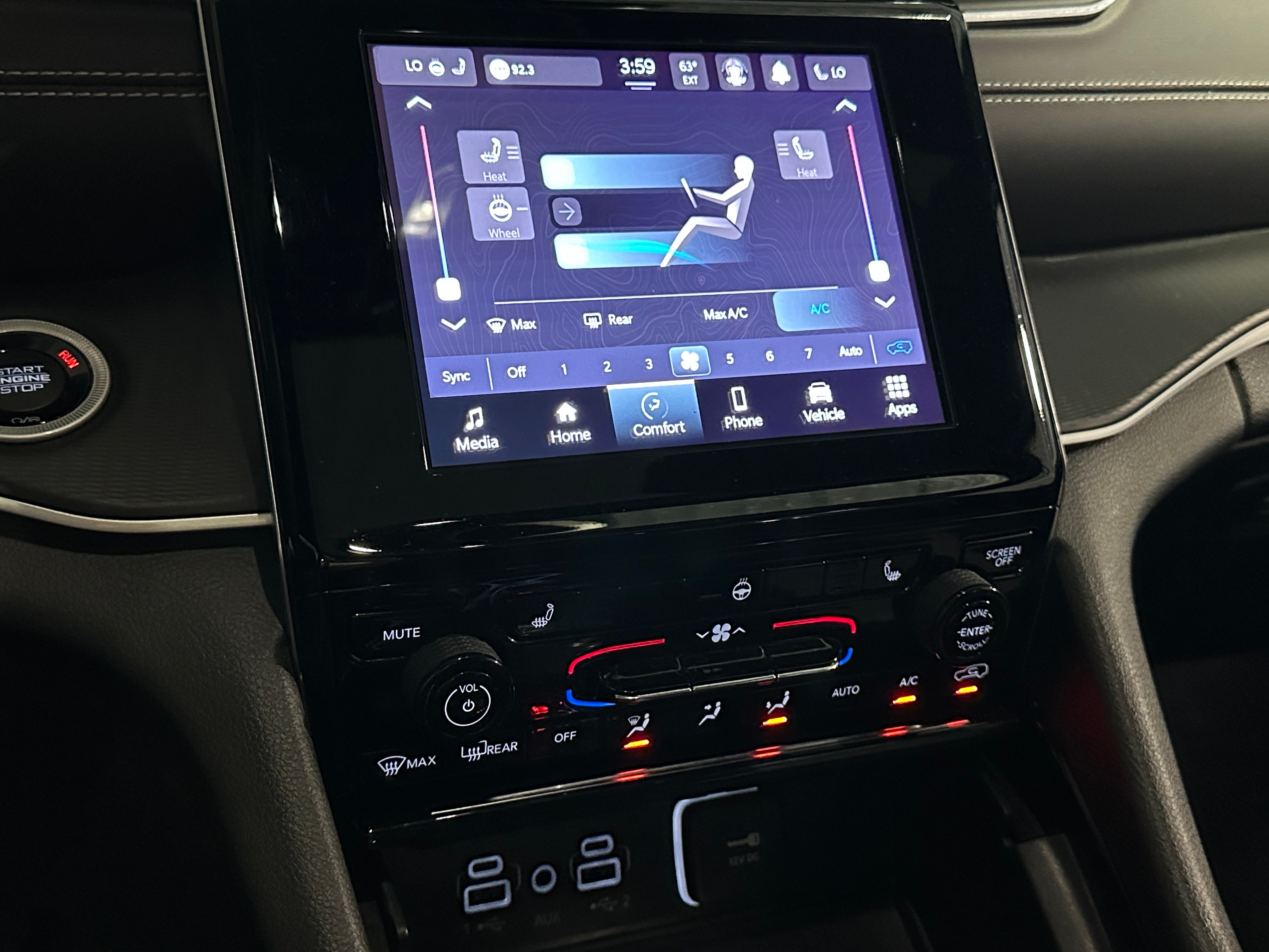 2023 Jeep Grand Cherokee Altitude 3