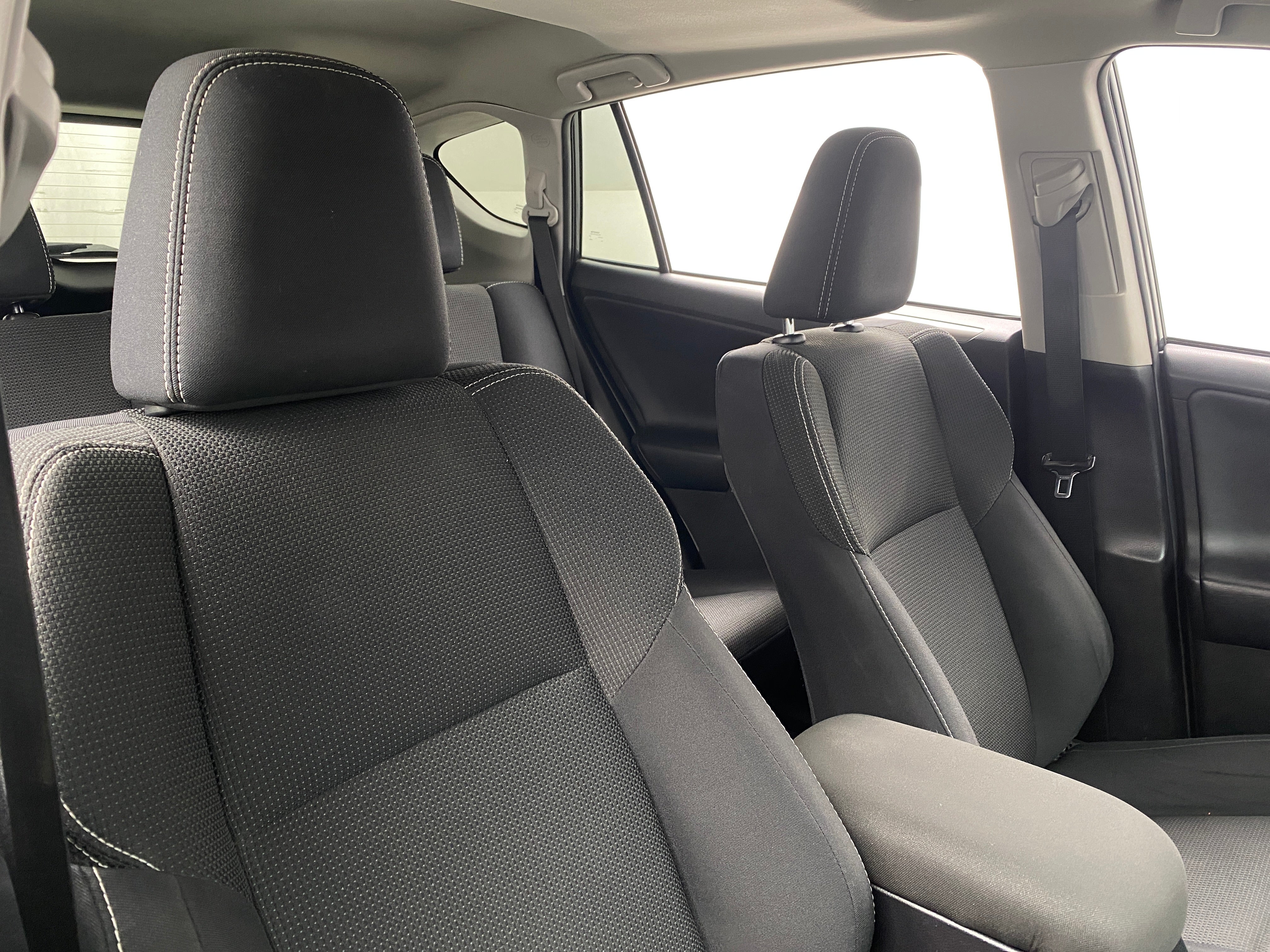2018 Toyota RAV4 XLE 2