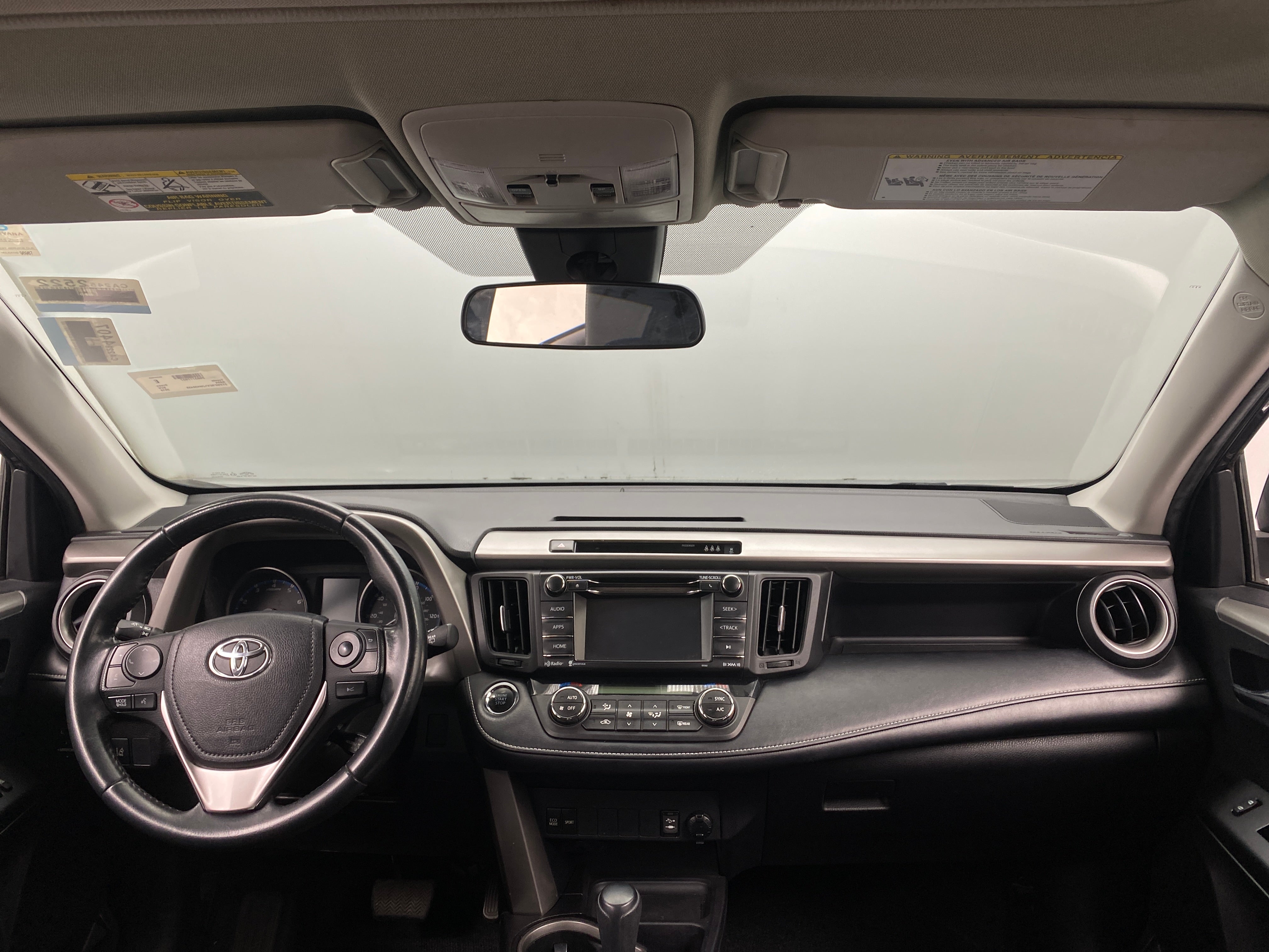 2018 Toyota RAV4 XLE 3