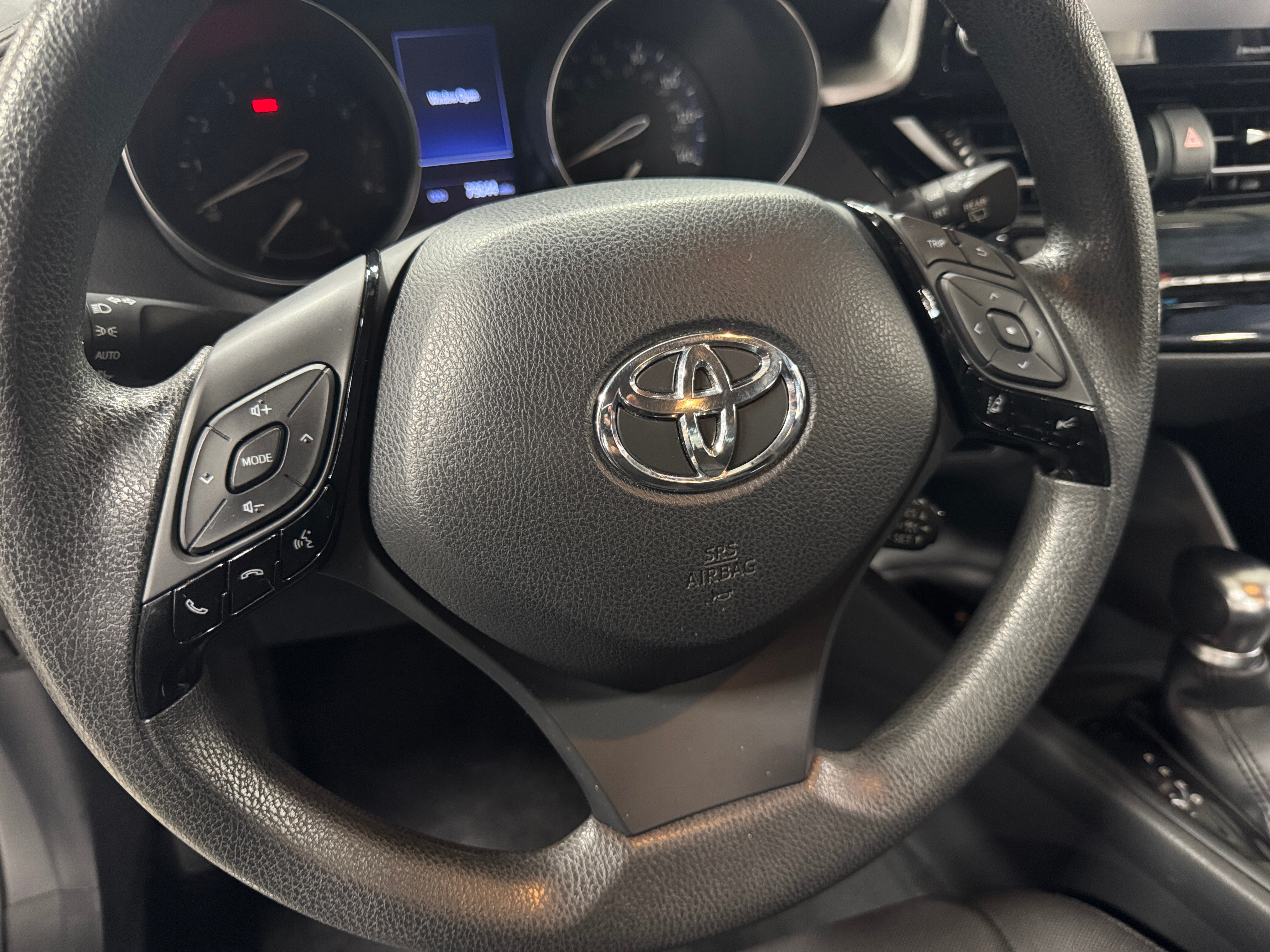 2020 Toyota C-HR LE 5