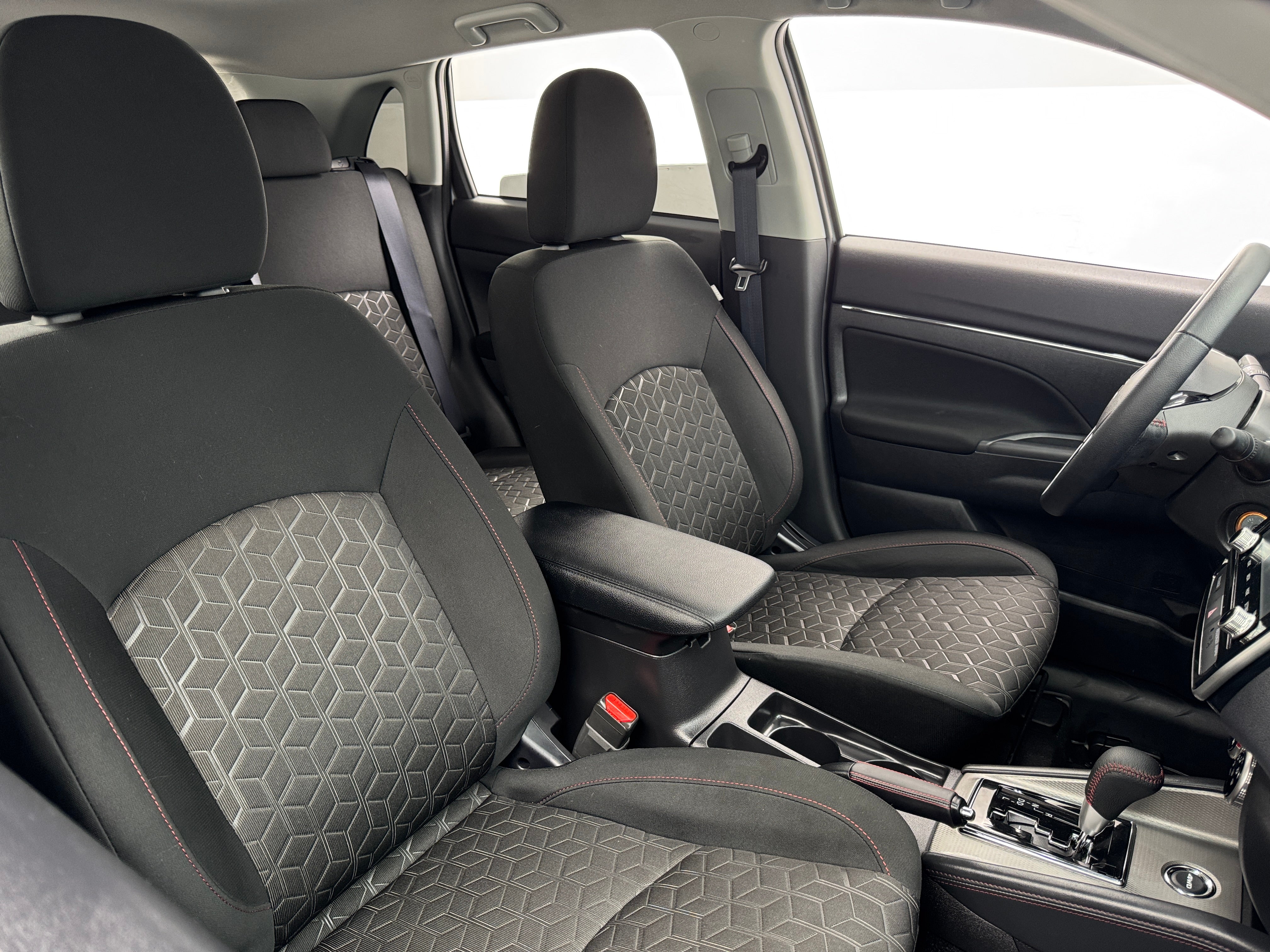 2024 Mitsubishi Outlander Sport LE 2