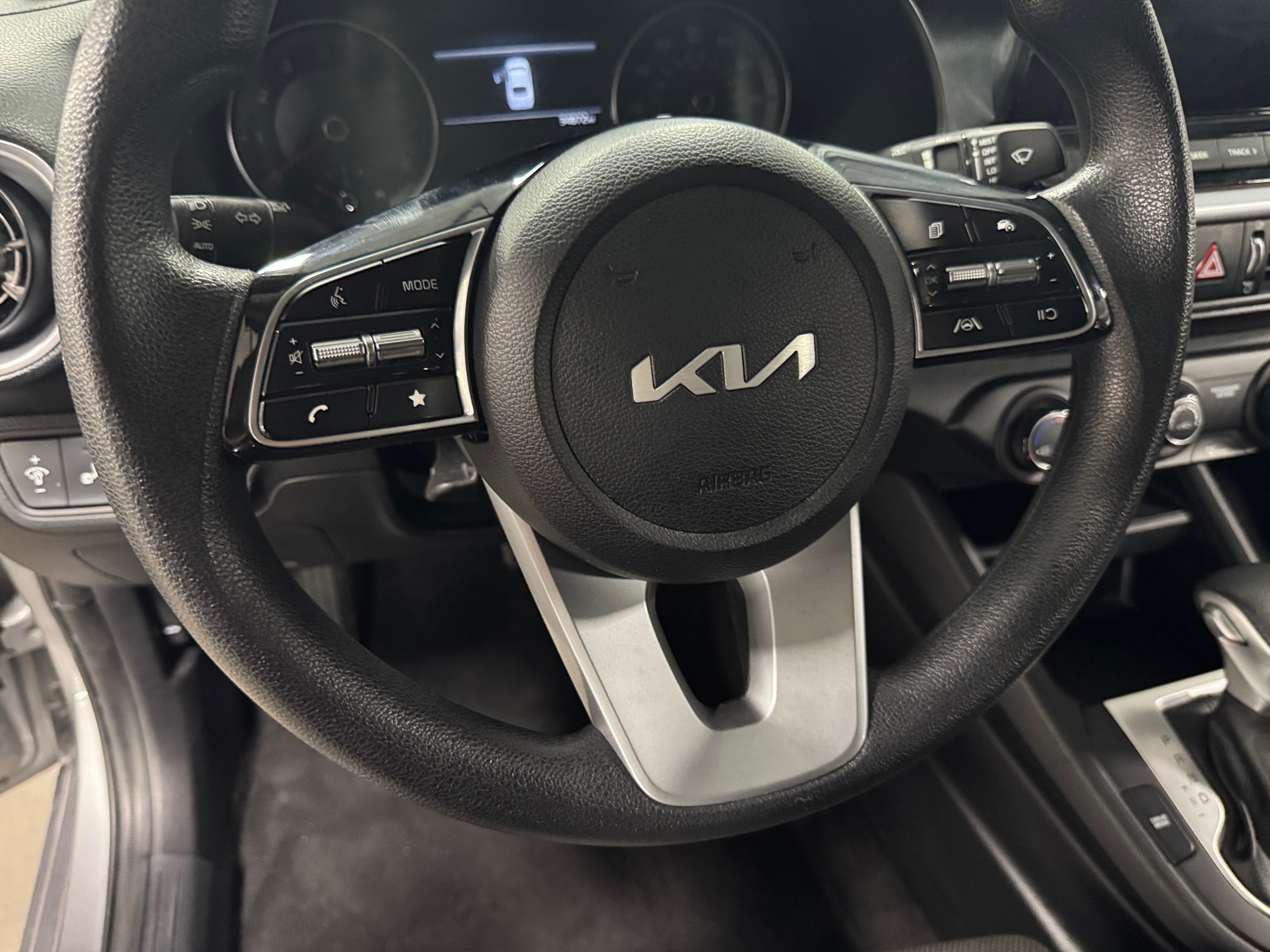 2023 Kia Forte LXS 5