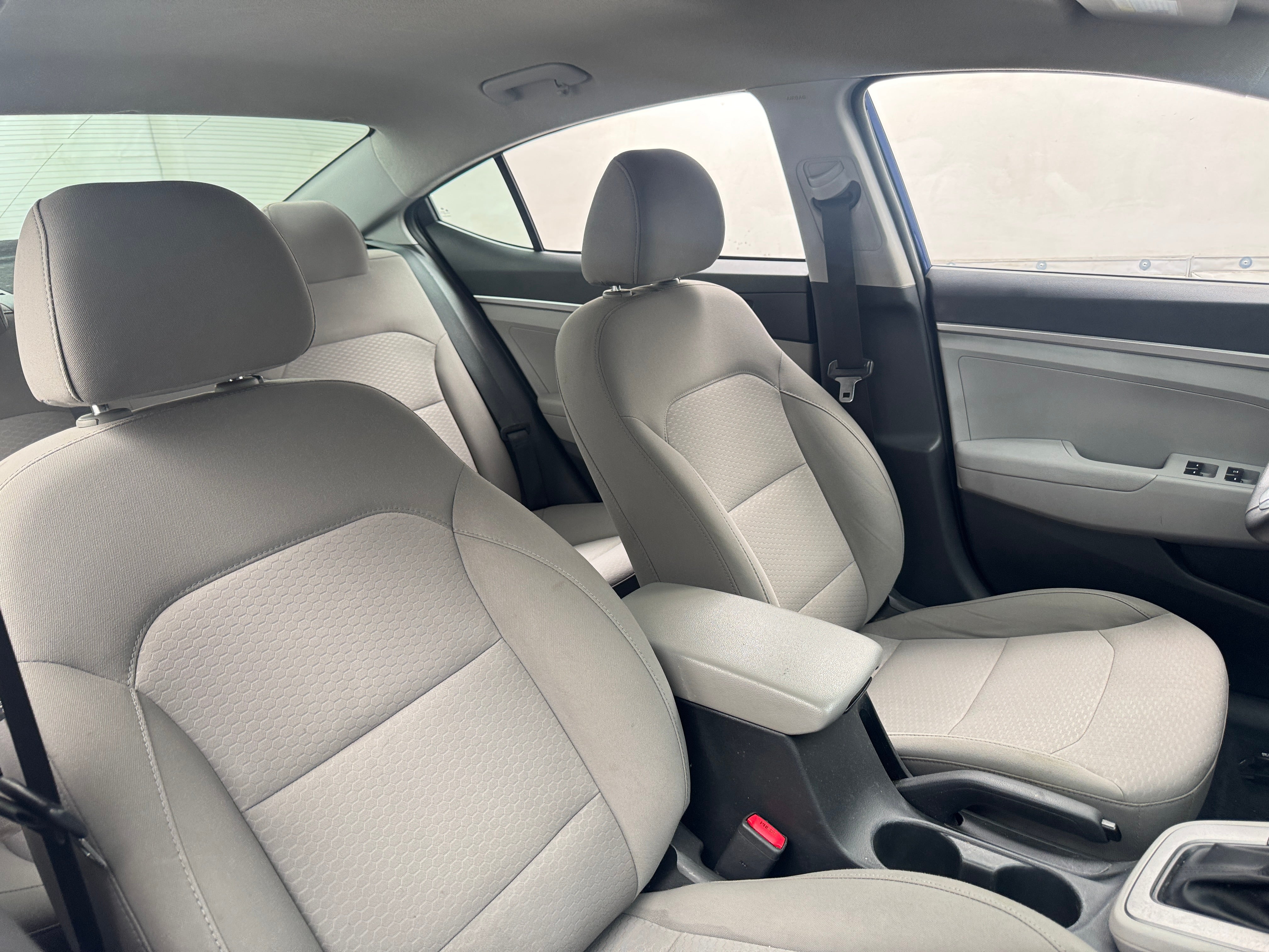 2020 Hyundai Elantra SE 2