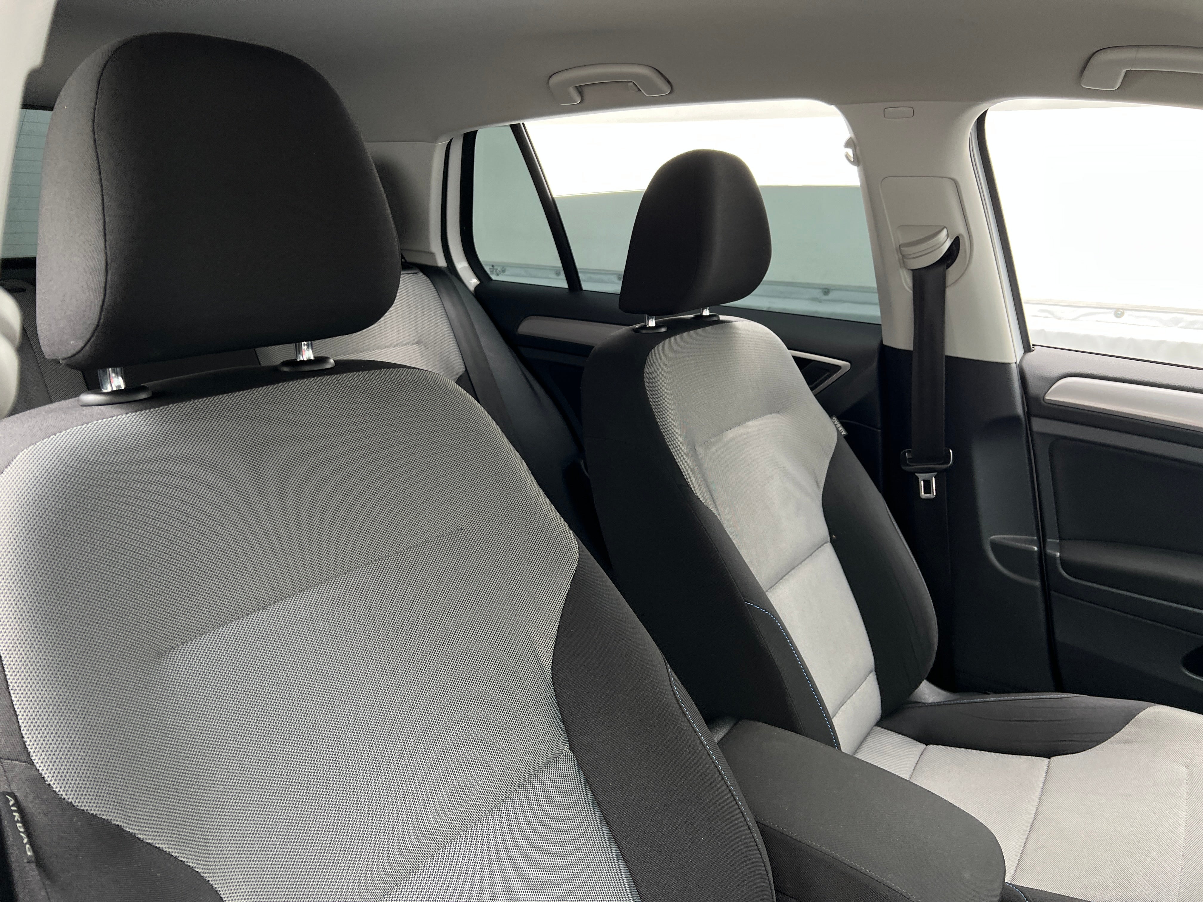 2016 Volkswagen e-Golf SE 2