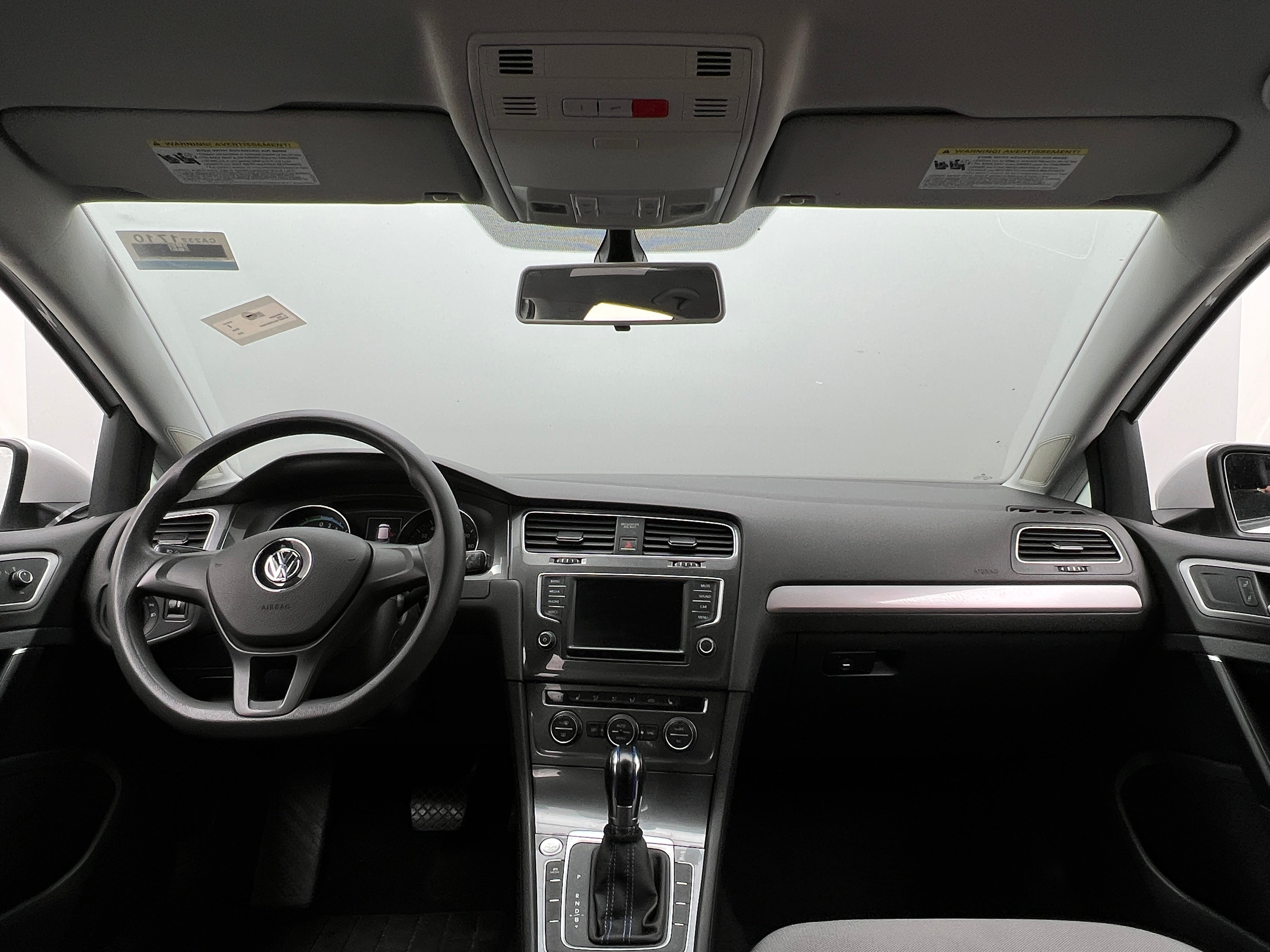 2016 Volkswagen e-Golf SE 3
