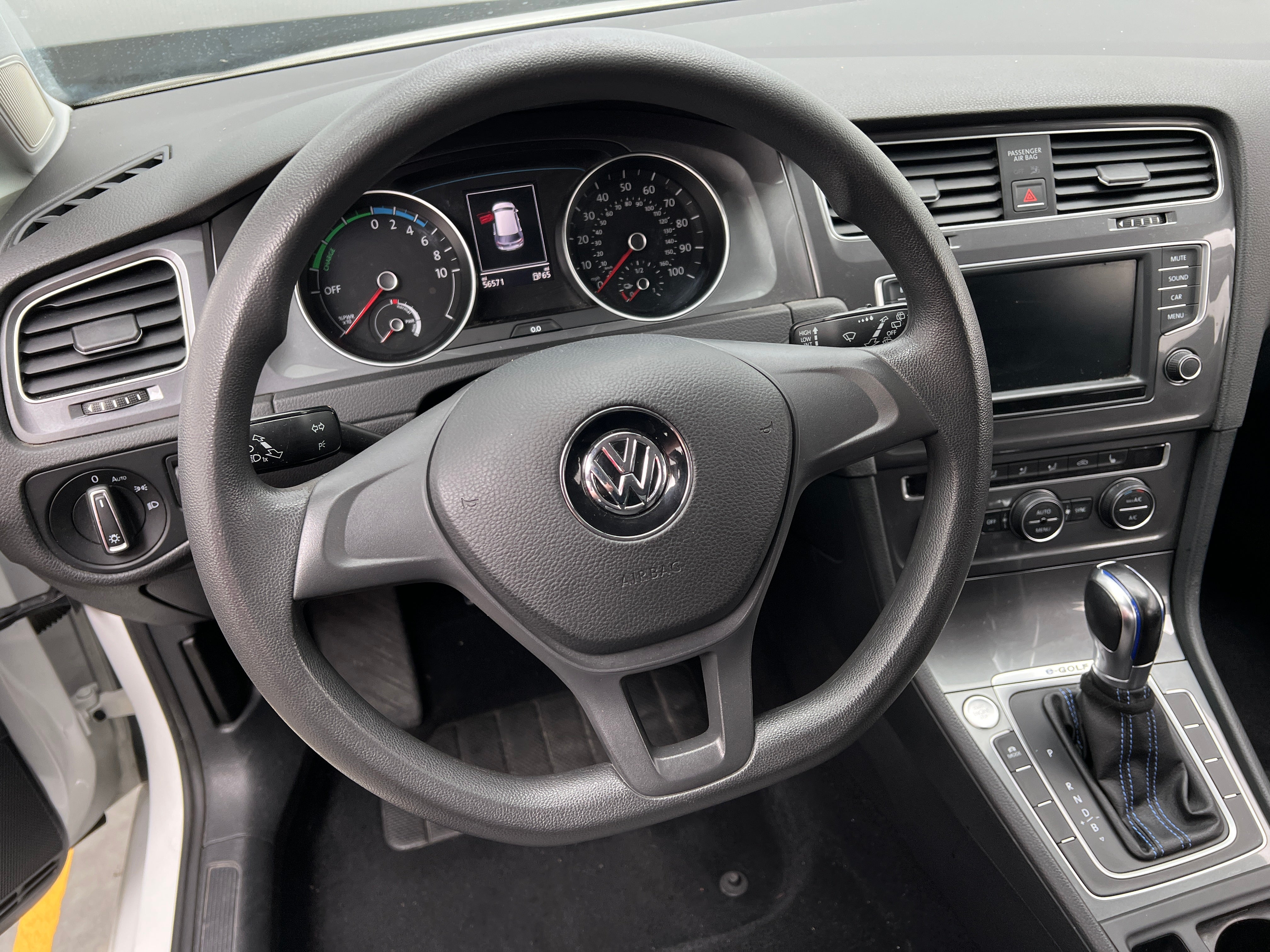 2016 Volkswagen e-Golf SE 5