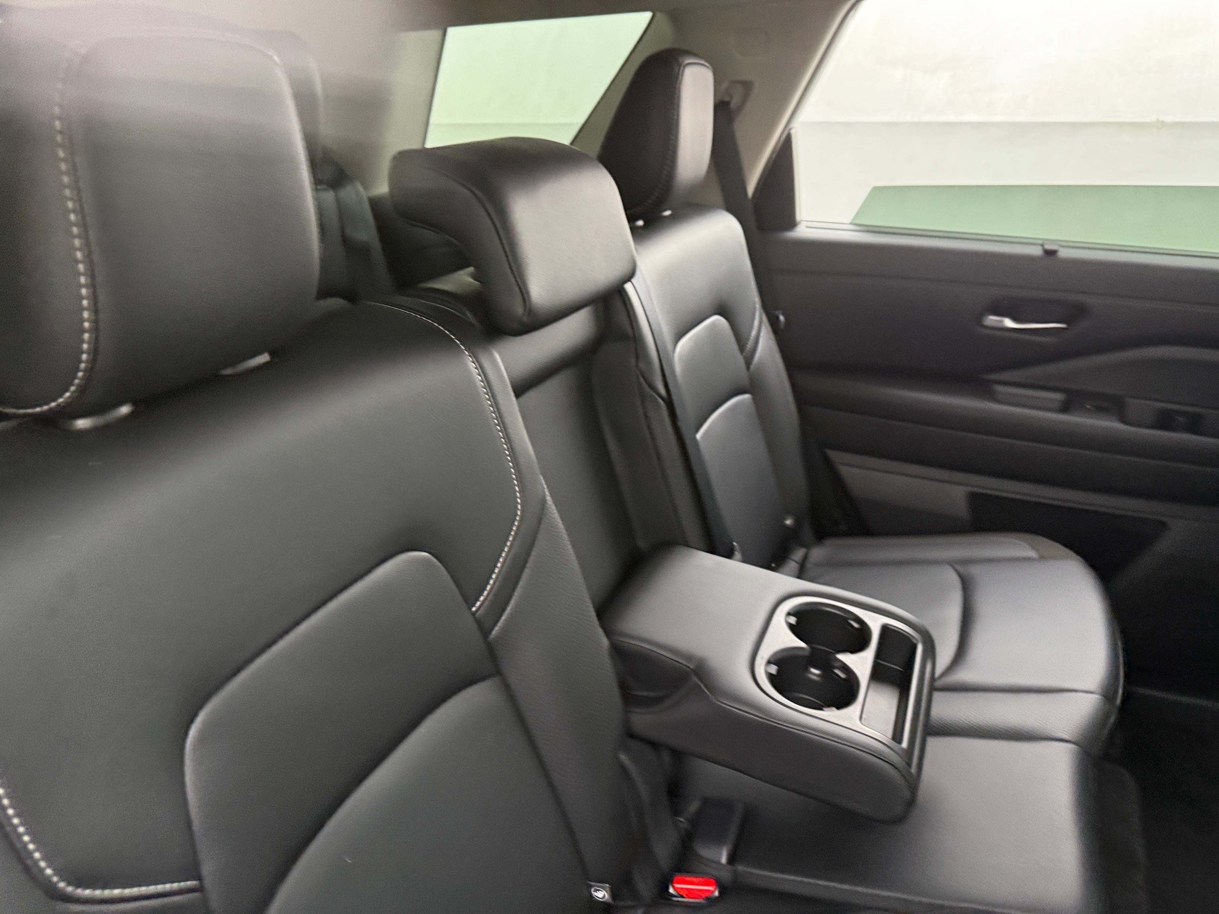 2023 Nissan Pathfinder SL 5