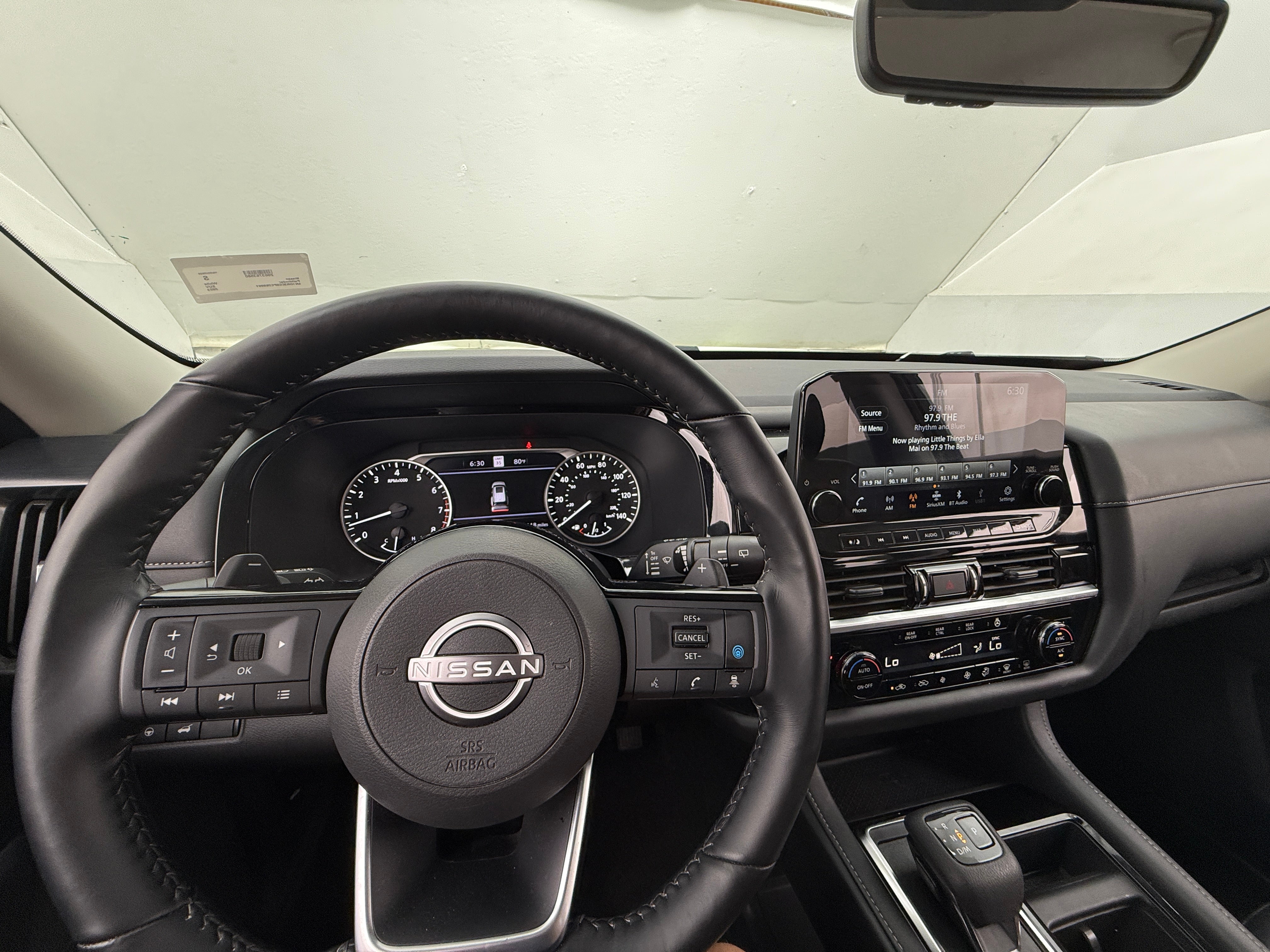 2023 Nissan Pathfinder SL 2
