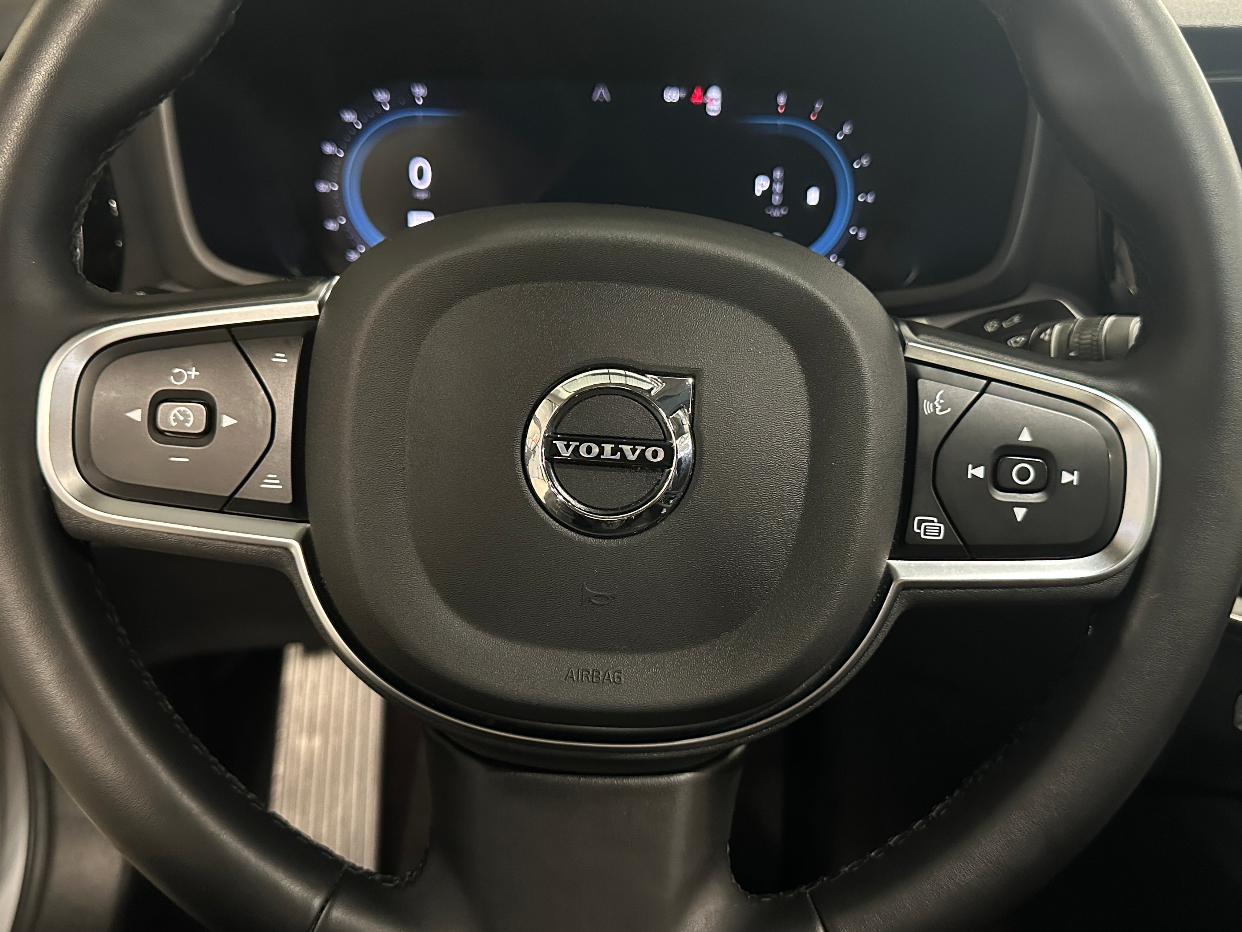 2025 Volvo S60 B5 Core 4