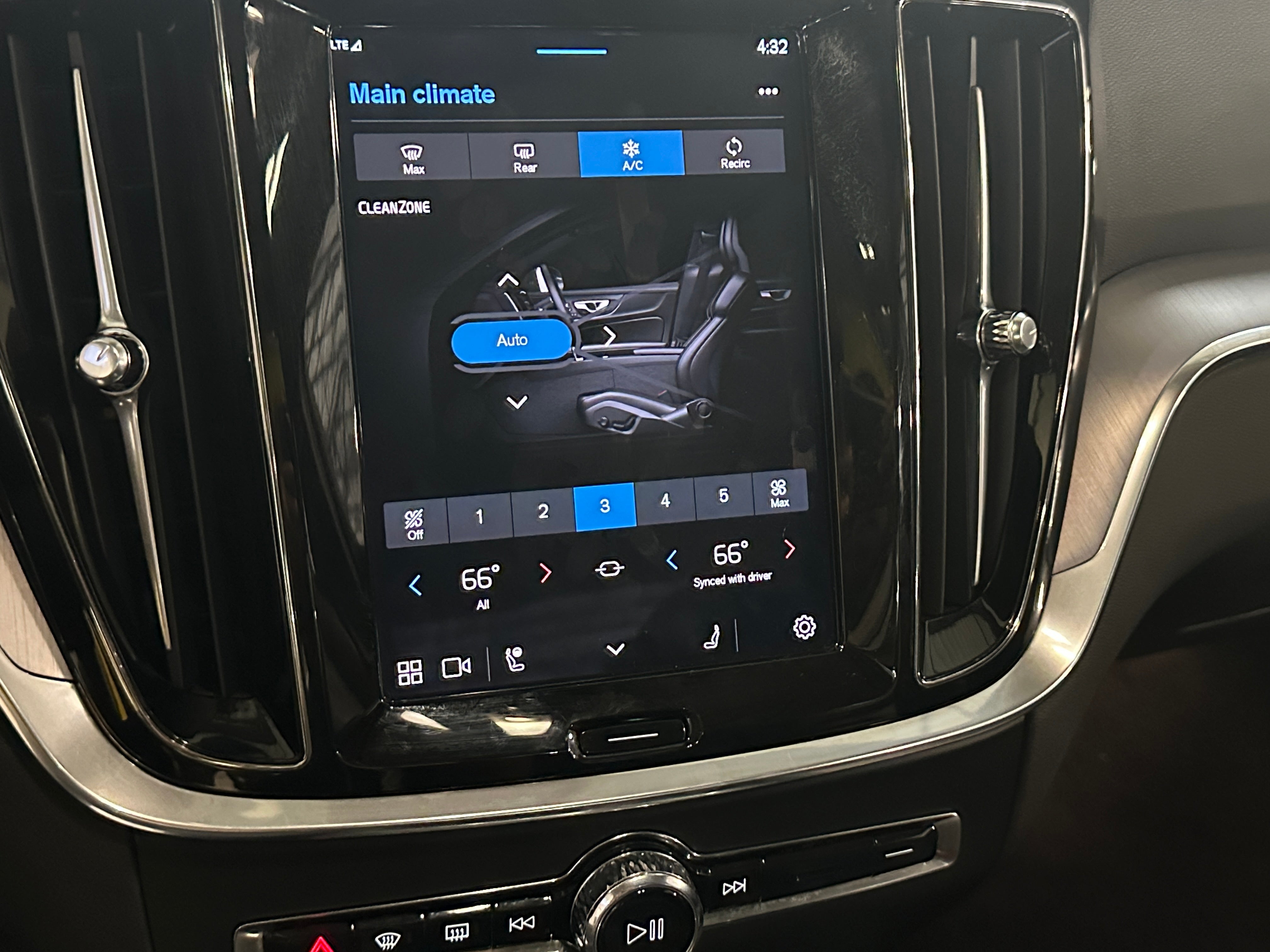 2025 Volvo S60 B5 Core 3
