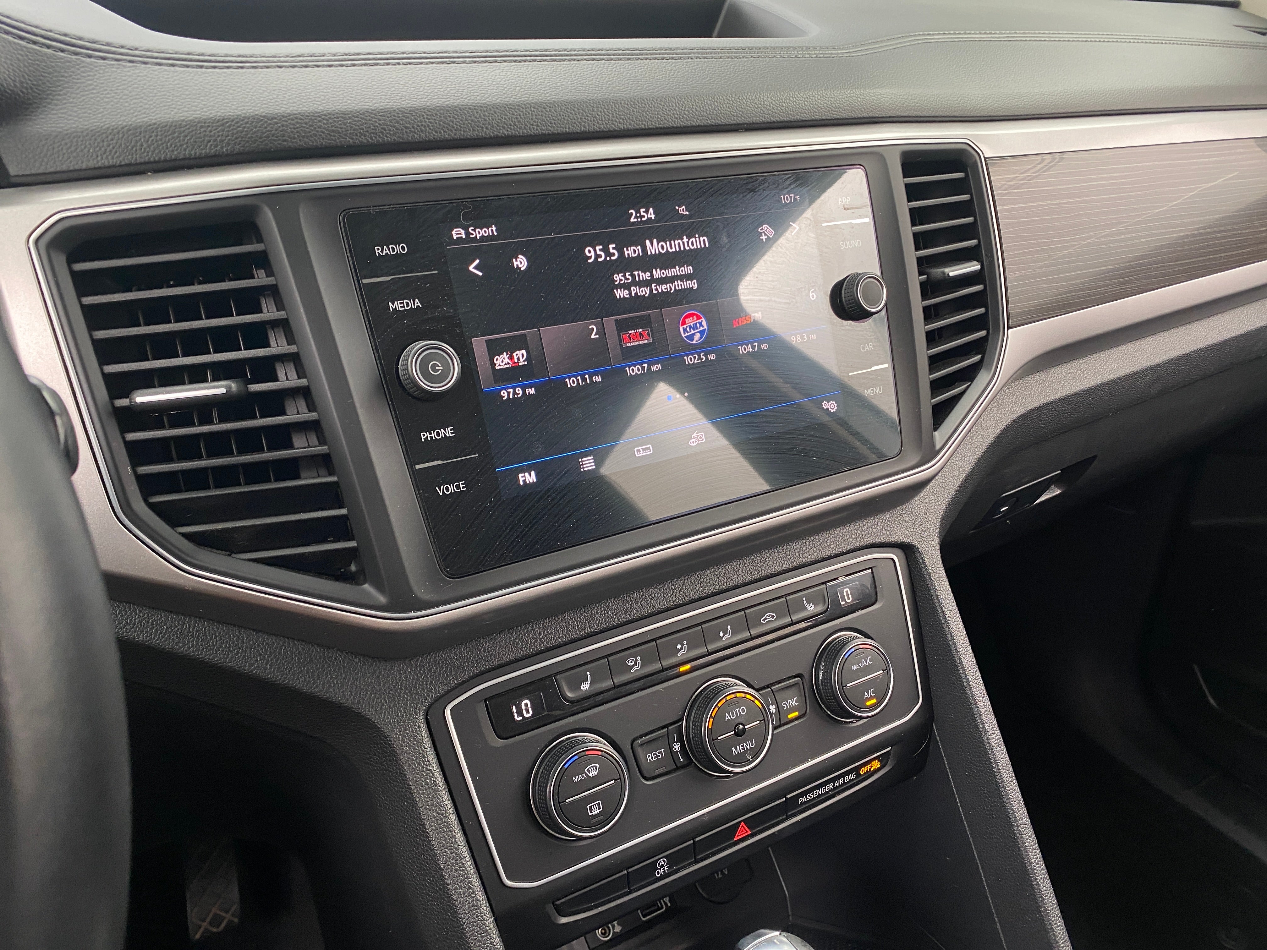 2018 Volkswagen Atlas SE 3