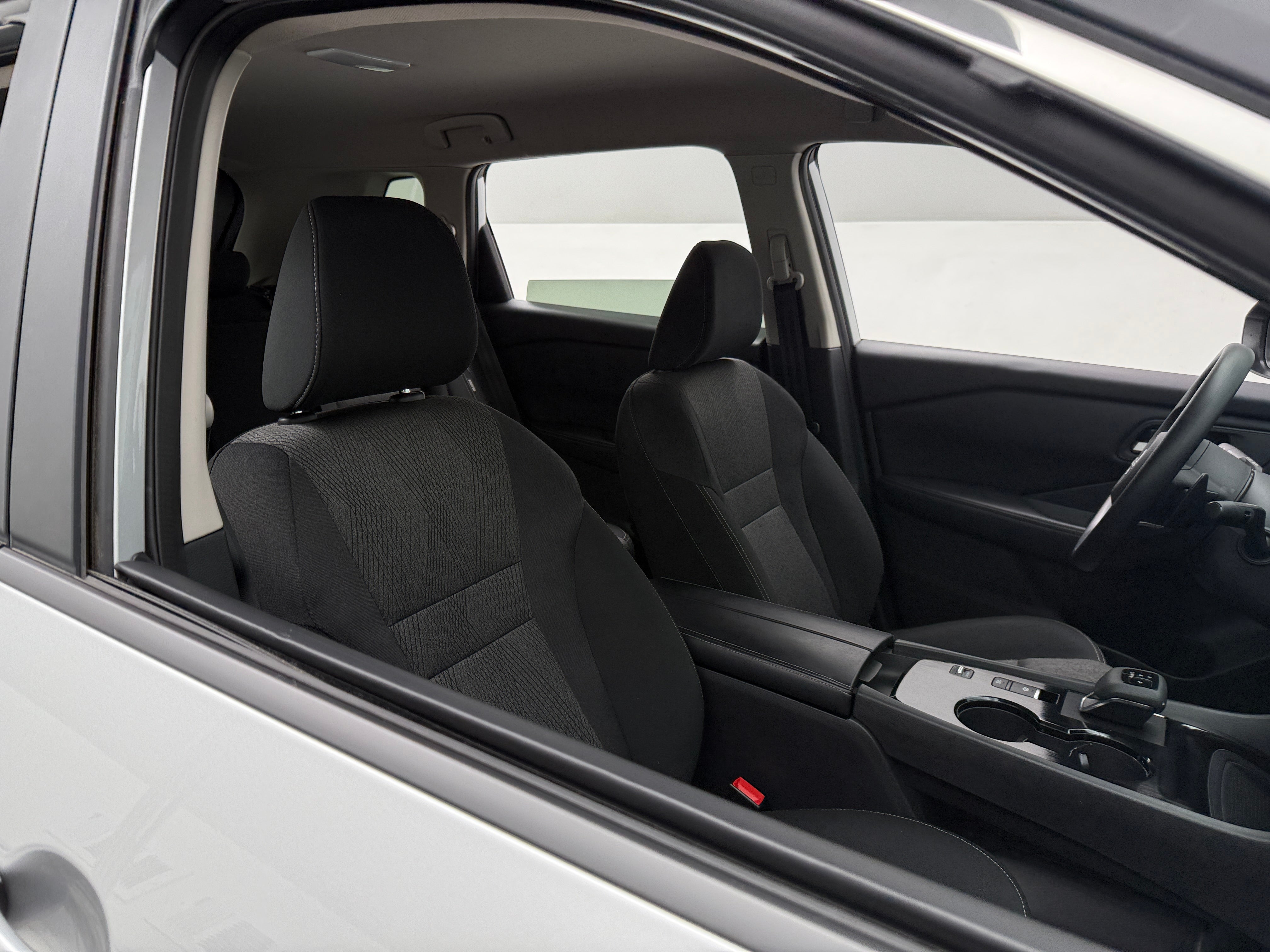 2024 Nissan Rogue SV 2