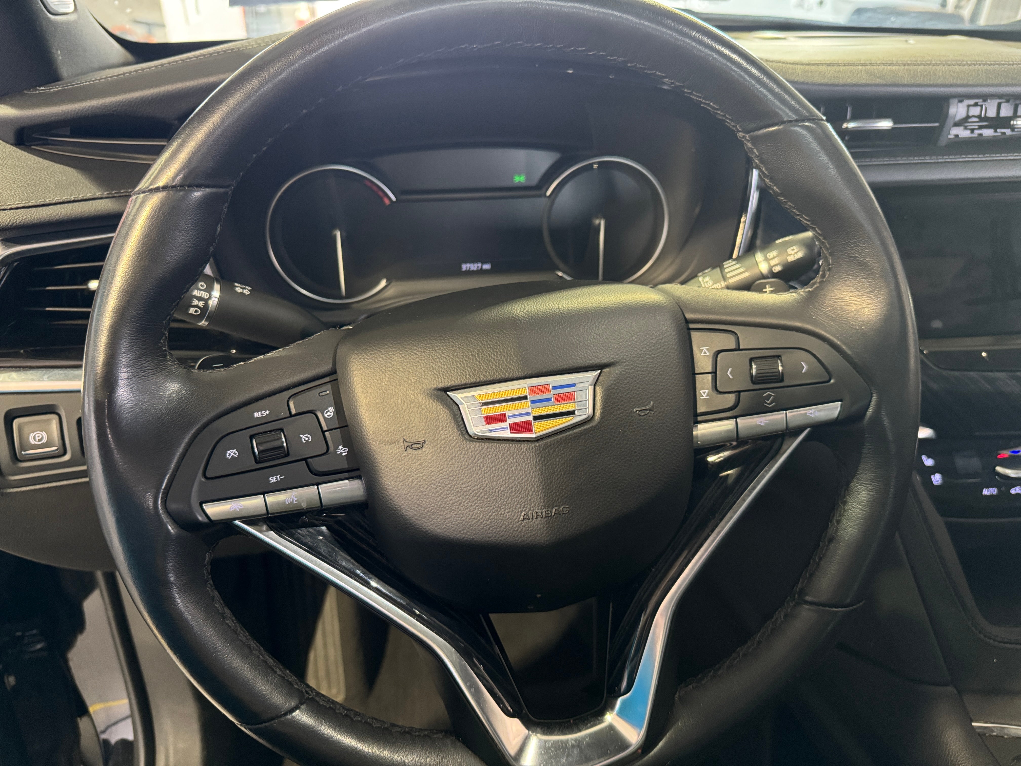 2024 Cadillac XT6 Premium Luxury 4